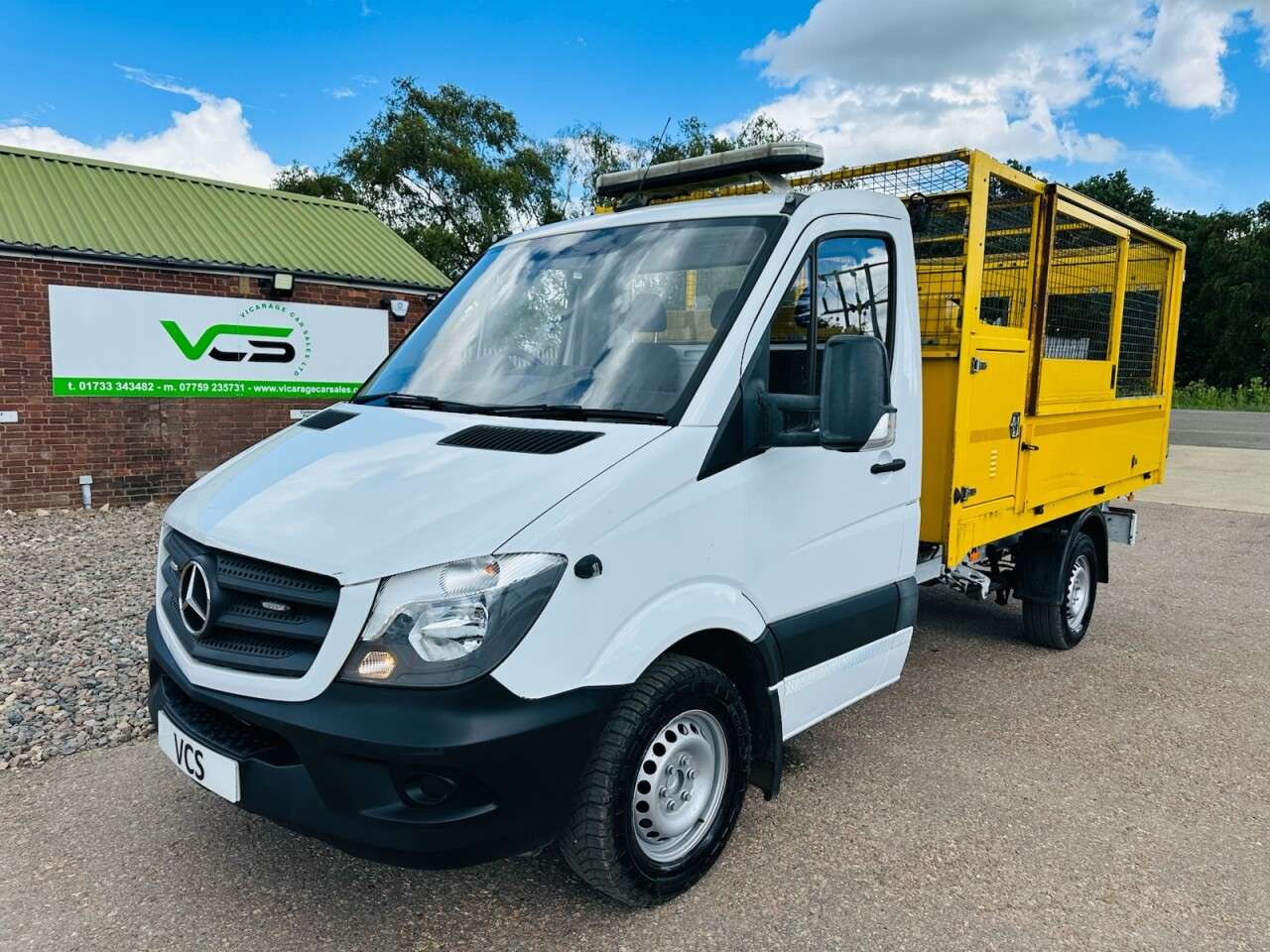 A 2019 MERCEDES-BENZ SPRINTER 2.1 314 CDI Chassis Cab 2dr Diesel Manual RWD L1 (209 g/km, 140 bhp) A 2019 MERCEDES-BENZ SPRINTER 2.1 314 CDI Chassis Cab 2dr Diesel Manual RWD L1 (209 g/km, 140 bhp)