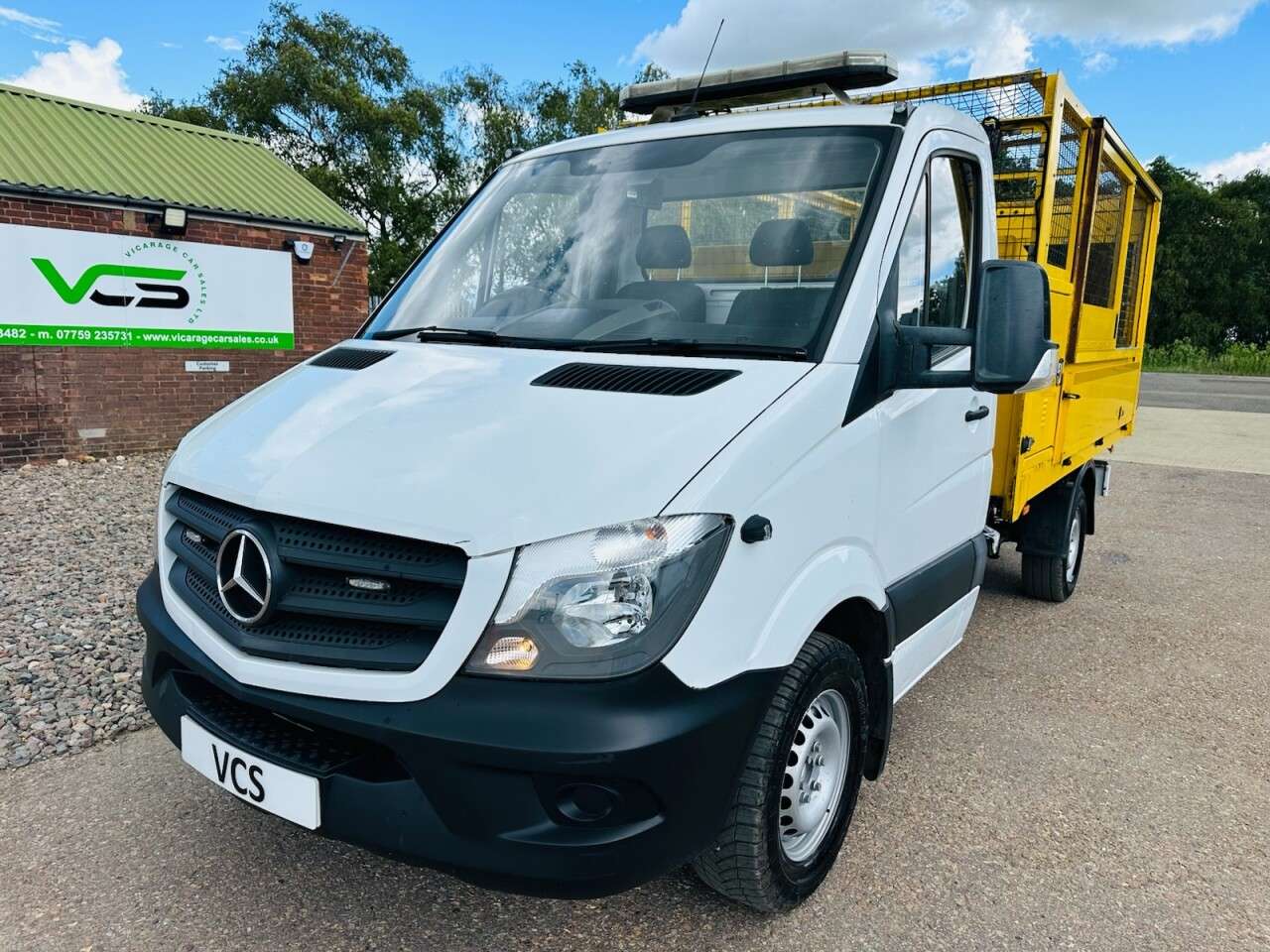A 2019 MERCEDES-BENZ SPRINTER 2.1 314 CDI Chassis Cab 2dr Diesel Manual RWD L1 (209 g/km, 140 bhp) A 2019 MERCEDES-BENZ SPRINTER 2.1 314 CDI Chassis Cab 2dr Diesel Manual RWD L1 (209 g/km, 140 bhp)