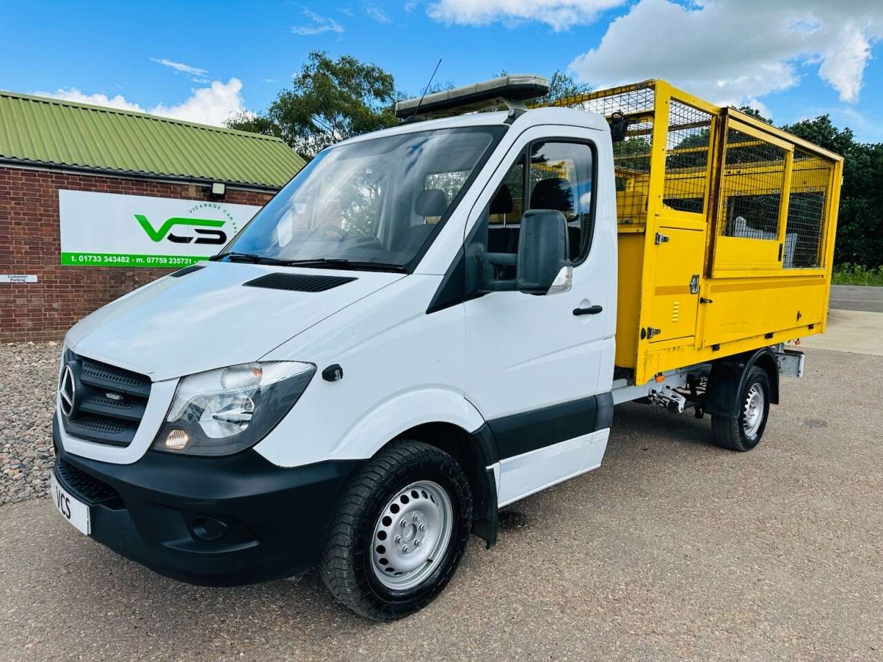 A 2019 MERCEDES-BENZ SPRINTER 2.1 314 CDI Chassis Cab 2dr Diesel Manual RWD L1 (209 g/km, 140 bhp) A 2019 MERCEDES-BENZ SPRINTER 2.1 314 CDI Chassis Cab 2dr Diesel Manual RWD L1 (209 g/km, 140 bhp)