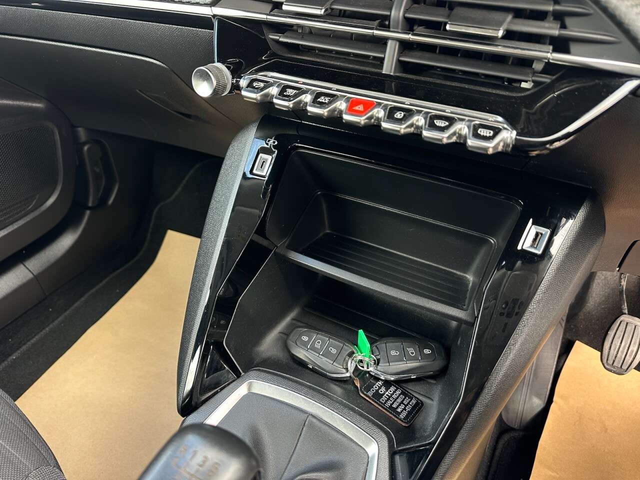 2022 PEUGEOT 2008 2022 PEUGEOT 2008