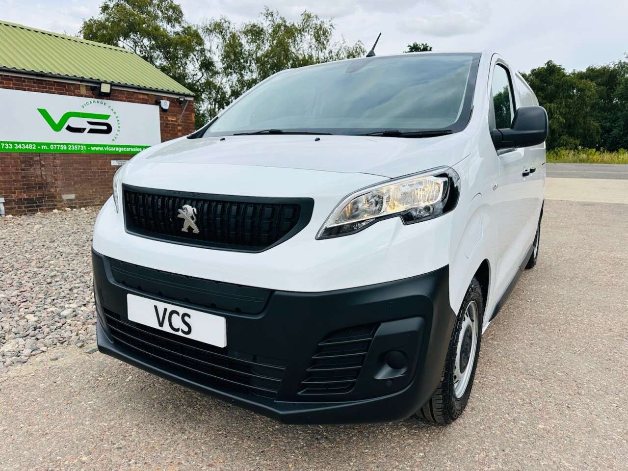 A 2023 PEUGEOT E-EXPERT e 1200 75kWh Professional Standard Panel Van 6dr Electric Auto MWB (136 ps) A 2023 PEUGEOT E-EXPERT e 1200 75kWh Professional Standard Panel Van 6dr Electric Auto MWB (136 ps)