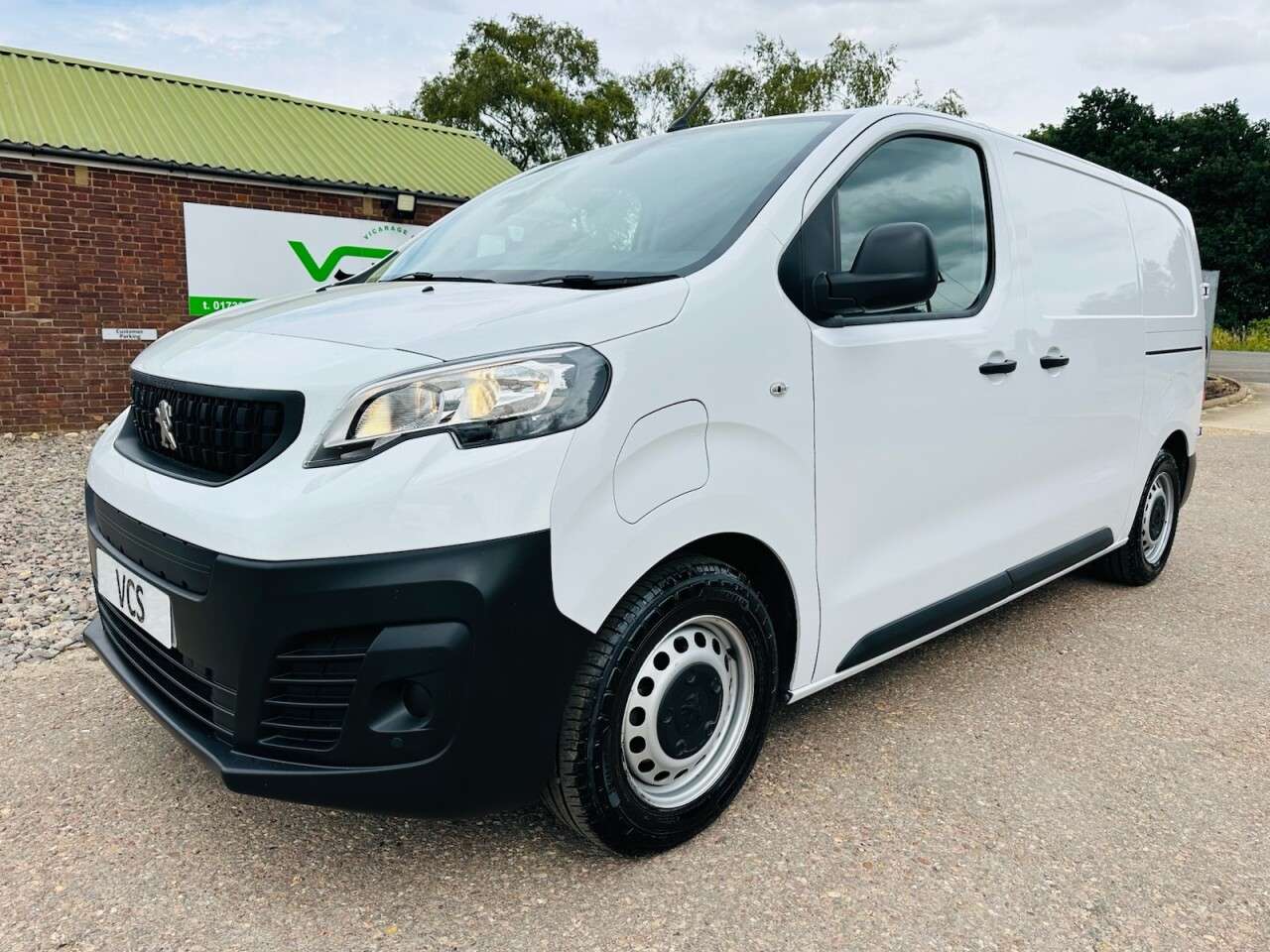 A 2023 PEUGEOT E-EXPERT e 1200 75kWh Professional Standard Panel Van 6dr Electric Auto MWB (136 ps) A 2023 PEUGEOT E-EXPERT e 1200 75kWh Professional Standard Panel Van 6dr Electric Auto MWB (136 ps)