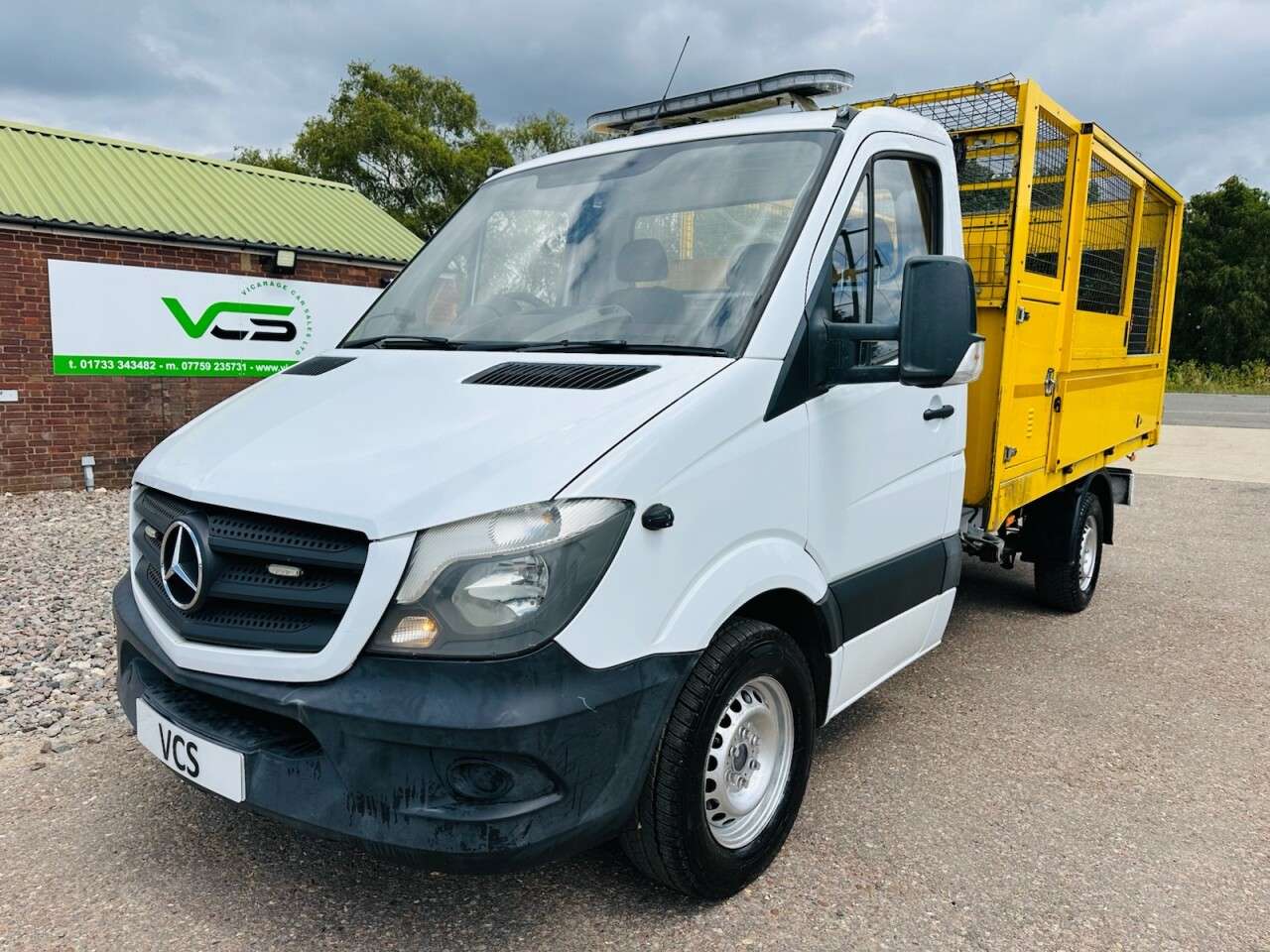 A 2019 MERCEDES-BENZ SPRINTER 2.1 314 CDI Chassis Cab 2dr Diesel Manual RWD L1 (209 g/km, 140 bhp) A 2019 MERCEDES-BENZ SPRINTER 2.1 314 CDI Chassis Cab 2dr Diesel Manual RWD L1 (209 g/km, 140 bhp)