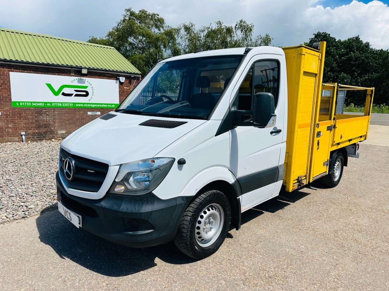 A 2018 MERCEDES-BENZ SPRINTER 2.1 314 CDI Chassis Cab 2dr Diesel Manual RWD L1 (209 g/km, 140 bhp) A 2018 MERCEDES-BENZ SPRINTER 2.1 314 CDI Chassis Cab 2dr Diesel Manual RWD L1 (209 g/km, 140 bhp)