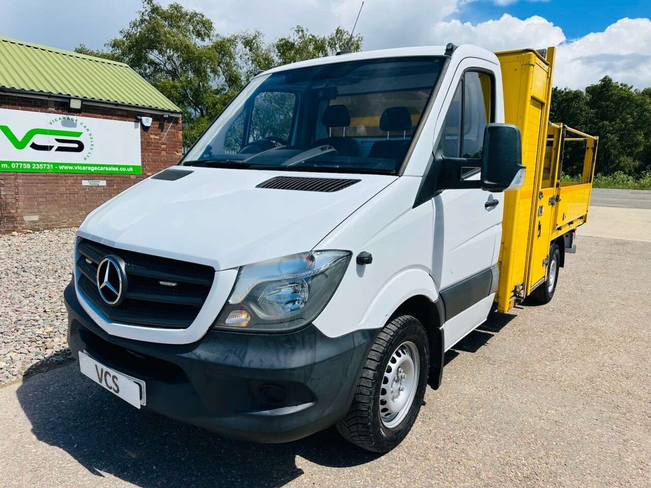 A 2018 MERCEDES-BENZ SPRINTER 2.1 314 CDI Chassis Cab 2dr Diesel Manual RWD L1 (209 g/km, 140 bhp) A 2018 MERCEDES-BENZ SPRINTER 2.1 314 CDI Chassis Cab 2dr Diesel Manual RWD L1 (209 g/km, 140 bhp)