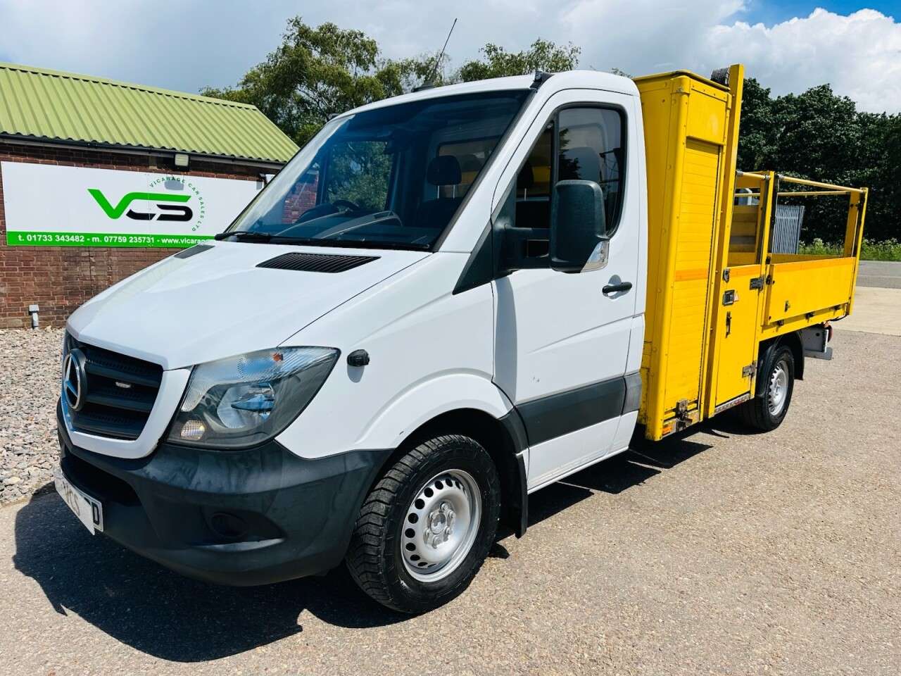 A 2018 MERCEDES-BENZ SPRINTER 2.1 314 CDI Chassis Cab 2dr Diesel Manual RWD L1 (209 g/km, 140 bhp) A 2018 MERCEDES-BENZ SPRINTER 2.1 314 CDI Chassis Cab 2dr Diesel Manual RWD L1 (209 g/km, 140 bhp)