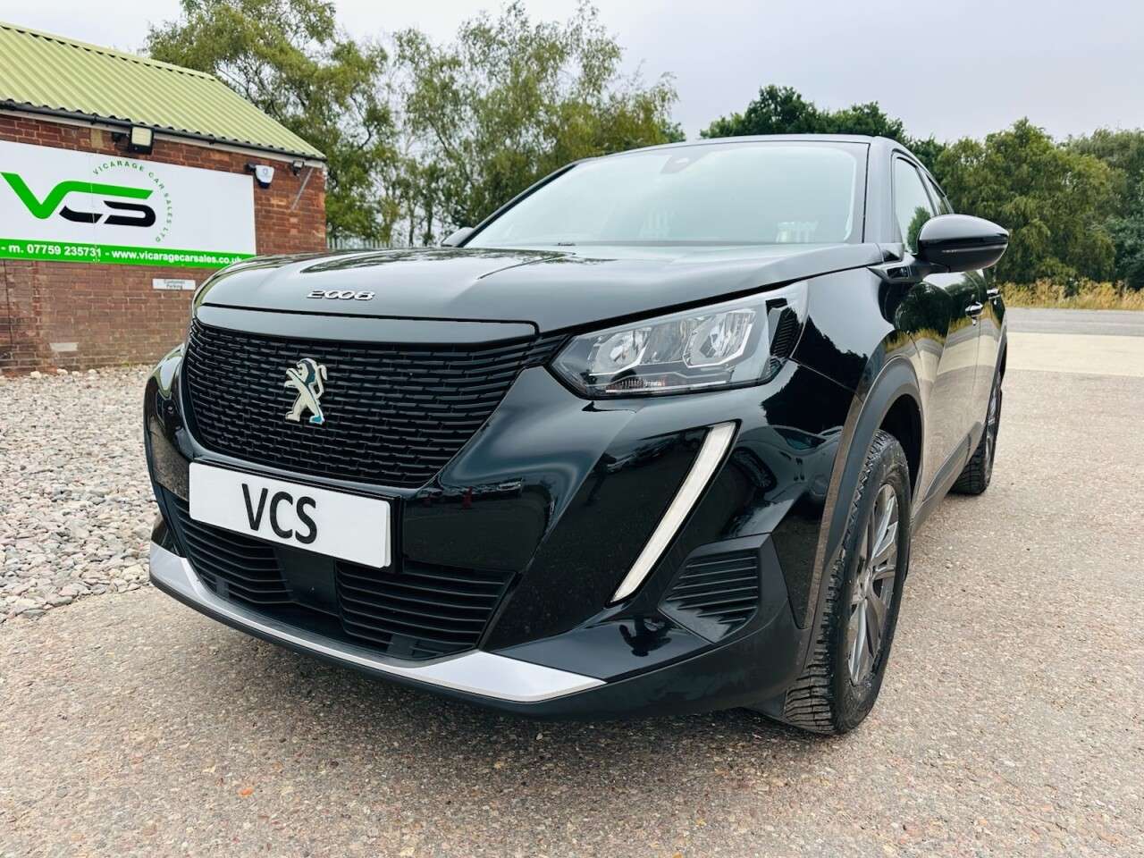 A 2021 PEUGEOT E-2008 50kWh Active Premium SUV 5dr Electric Auto (136 ps) A 2021 PEUGEOT E-2008 50kWh Active Premium SUV 5dr Electric Auto (136 ps)