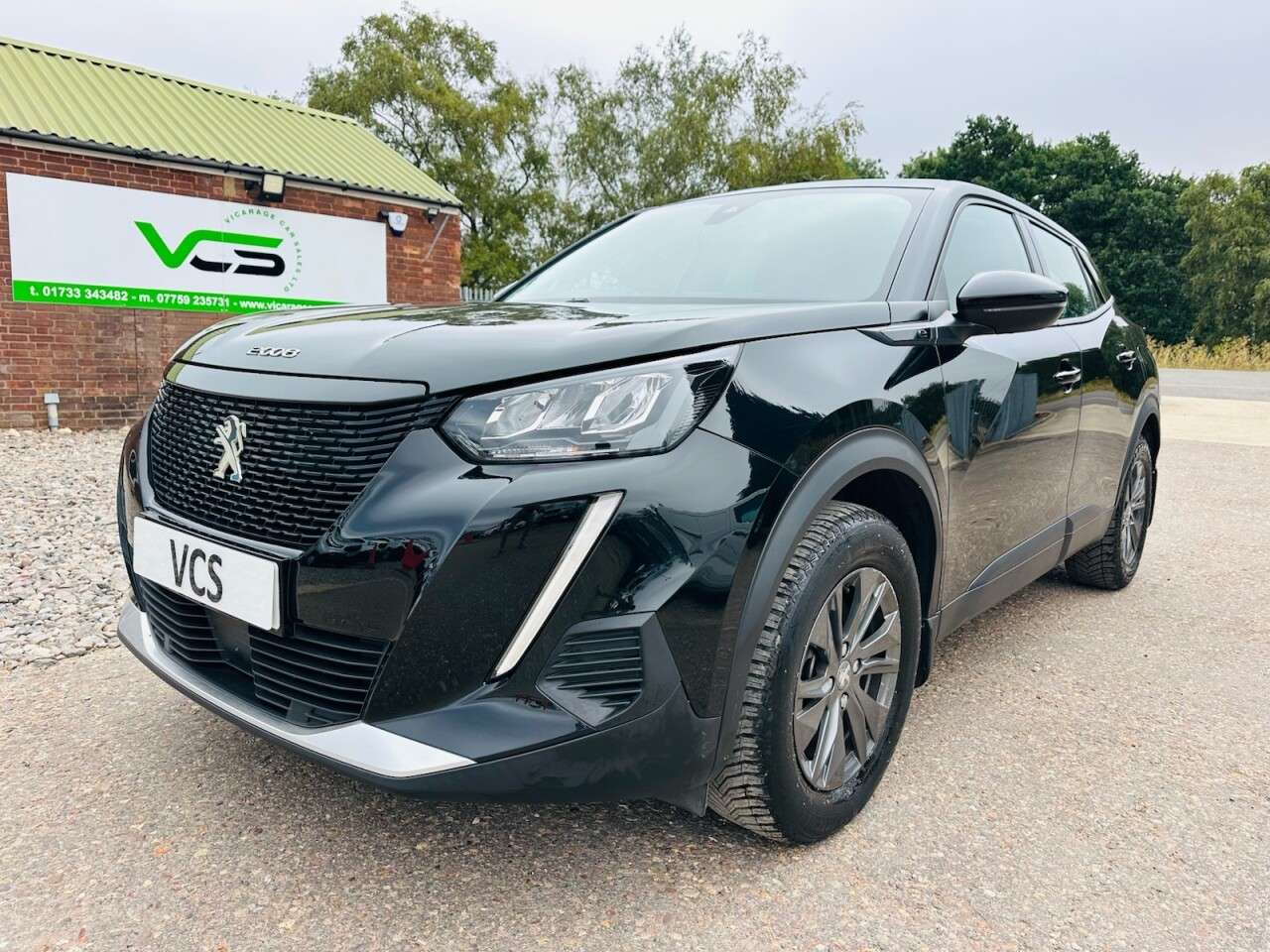 A 2021 PEUGEOT E-2008 50kWh Active Premium SUV 5dr Electric Auto (136 ps) A 2021 PEUGEOT E-2008 50kWh Active Premium SUV 5dr Electric Auto (136 ps)