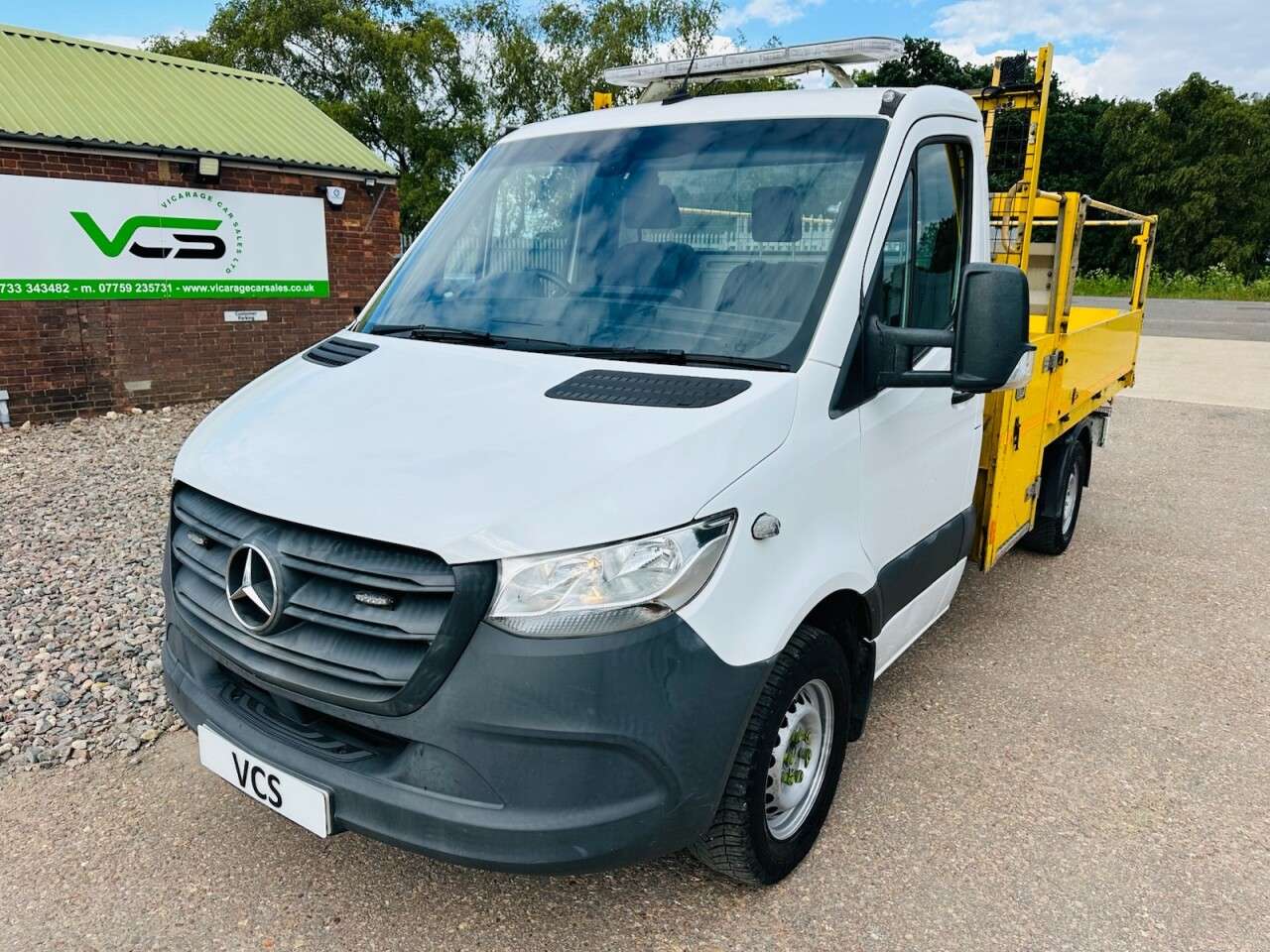 A 2019 MERCEDES-BENZ SPRINTER 2.1 314 CDI Chassis Cab 2dr Diesel Manual RWD L2 Euro 6 (143 ps) A 2019 MERCEDES-BENZ SPRINTER 2.1 314 CDI Chassis Cab 2dr Diesel Manual RWD L2 Euro 6 (143 ps)
