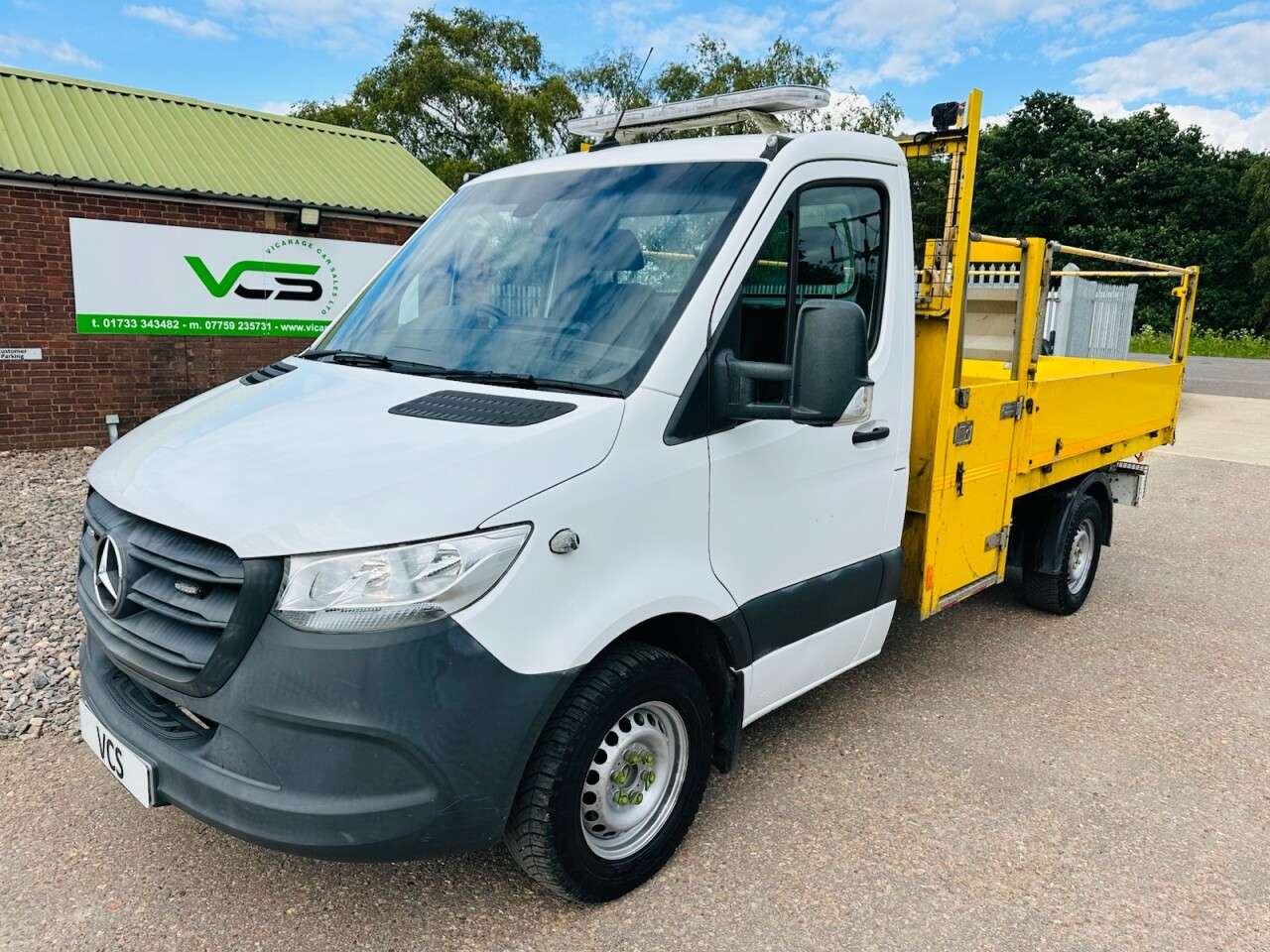 A 2019 MERCEDES-BENZ SPRINTER 2.1 314 CDI Chassis Cab 2dr Diesel Manual RWD L2 Euro 6 (143 ps) A 2019 MERCEDES-BENZ SPRINTER 2.1 314 CDI Chassis Cab 2dr Diesel Manual RWD L2 Euro 6 (143 ps)