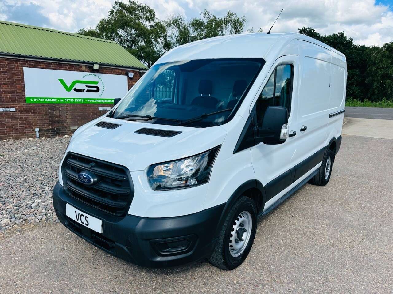 A 2021 FORD TRANSIT 2.0 350 EcoBlue Leader Panel Van 5dr Diesel Manual FWD L2 H2 Euro 6 (s/s) ( A 2021 FORD TRANSIT 2.0 350 EcoBlue Leader Panel Van 5dr Diesel Manual FWD L2 H2 Euro 6 (s/s) (