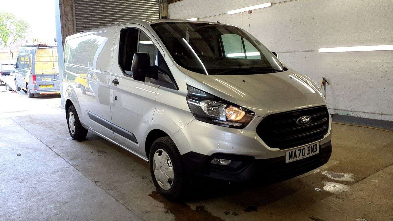 A 2020 FORD TRANSIT CUSTOM 2.0 300 EcoBlue MHEV Leader Panel Van 5dr Diesel Manual L2 H1 Euro 6 (s/s) A 2020 FORD TRANSIT CUSTOM 2.0 300 EcoBlue MHEV Leader Panel Van 5dr Diesel Manual L2 H1 Euro 6 (s/s)