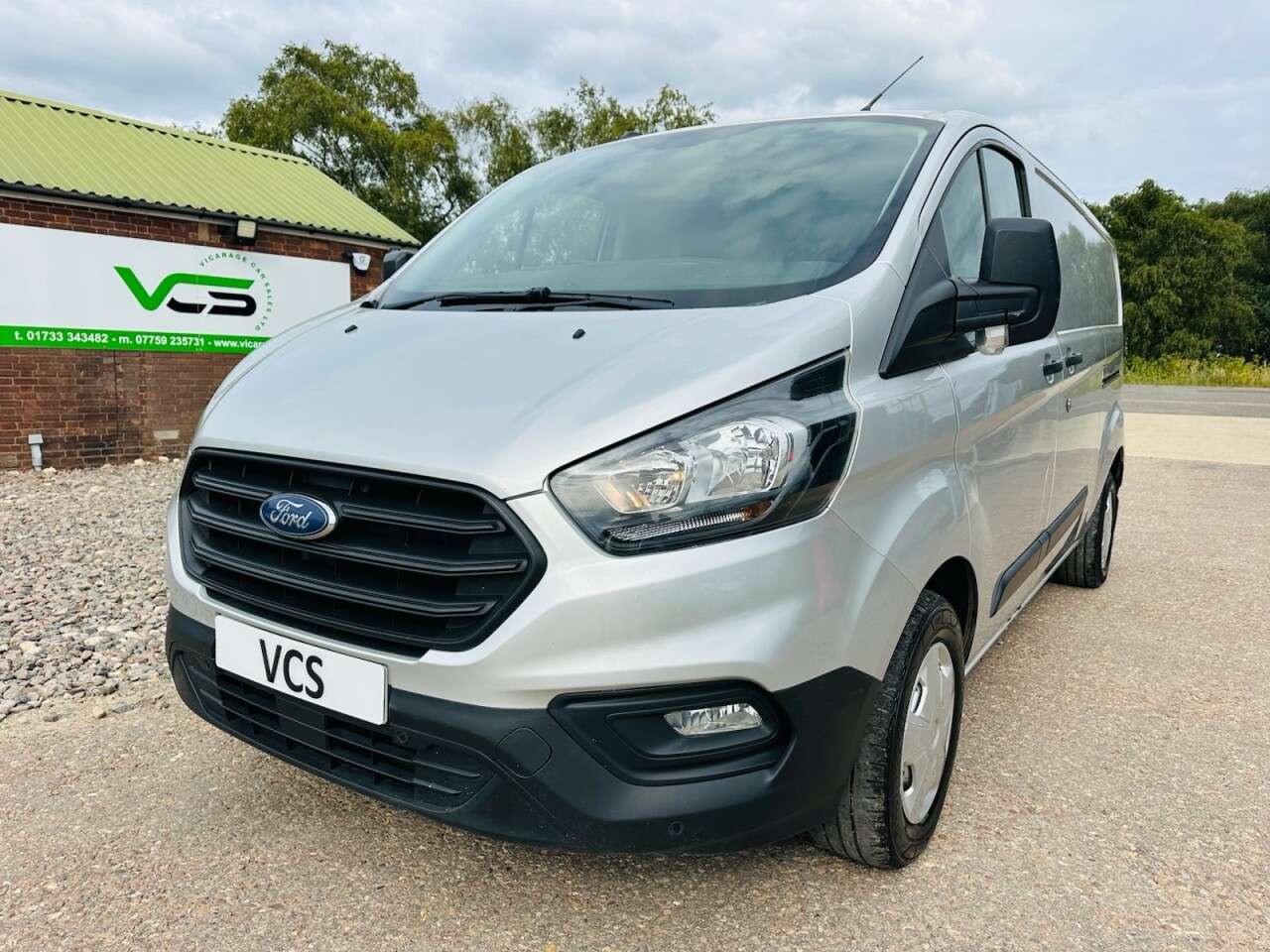 A 2020 FORD TRANSIT CUSTOM 2.0 300 EcoBlue MHEV Leader Panel Van 5dr Diesel Manual L2 H1 Euro 6 (s/s) A 2020 FORD TRANSIT CUSTOM 2.0 300 EcoBlue MHEV Leader Panel Van 5dr Diesel Manual L2 H1 Euro 6 (s/s)