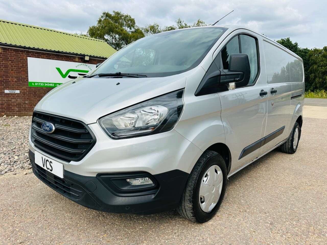 A 2020 FORD TRANSIT CUSTOM 2.0 300 EcoBlue MHEV Leader Panel Van 5dr Diesel Manual L2 H1 Euro 6 (s/s) A 2020 FORD TRANSIT CUSTOM 2.0 300 EcoBlue MHEV Leader Panel Van 5dr Diesel Manual L2 H1 Euro 6 (s/s)