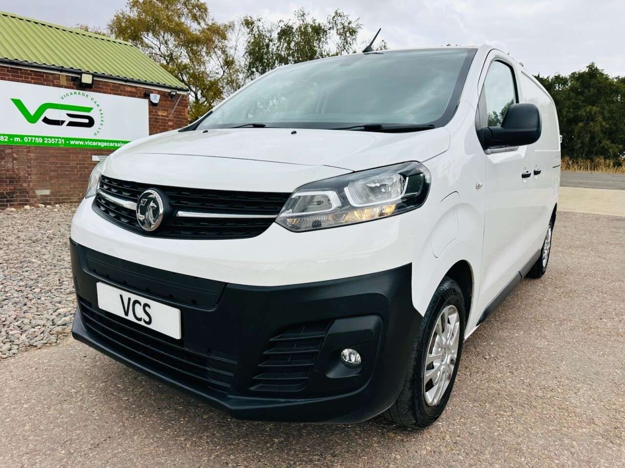 A 2021 VAUXHALL VIVARO ELECTRIC 3100 50kWh Dynamic Panel Van 5dr Electric Auto L1 H1 (136 ps) A 2021 VAUXHALL VIVARO ELECTRIC 3100 50kWh Dynamic Panel Van 5dr Electric Auto L1 H1 (136 ps)