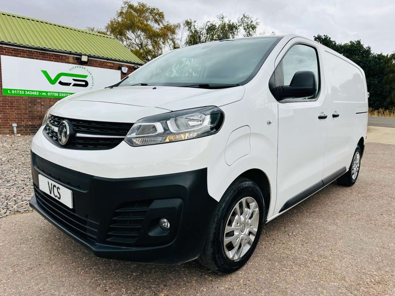 A 2021 VAUXHALL VIVARO ELECTRIC 3100 50kWh Dynamic Panel Van 5dr Electric Auto L1 H1 (136 ps) A 2021 VAUXHALL VIVARO ELECTRIC 3100 50kWh Dynamic Panel Van 5dr Electric Auto L1 H1 (136 ps)