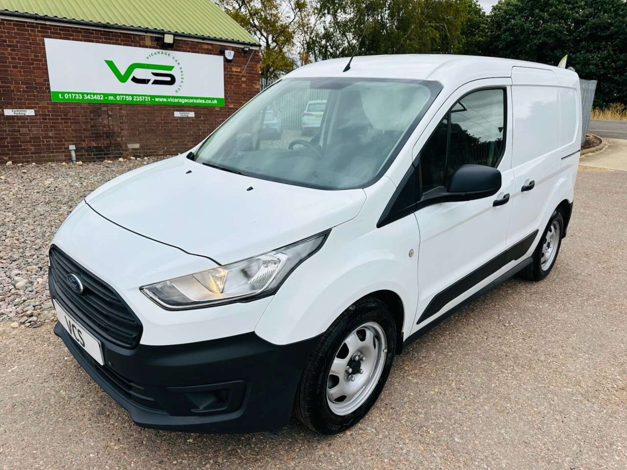 A 2019 FORD TRANSIT CONNECT 1.5 200 EcoBlue Leader Panel Van 5dr Diesel Manual L1 Euro 6 (s/s) (100 ps) A 2019 FORD TRANSIT CONNECT 1.5 200 EcoBlue Leader Panel Van 5dr Diesel Manual L1 Euro 6 (s/s) (100 ps)