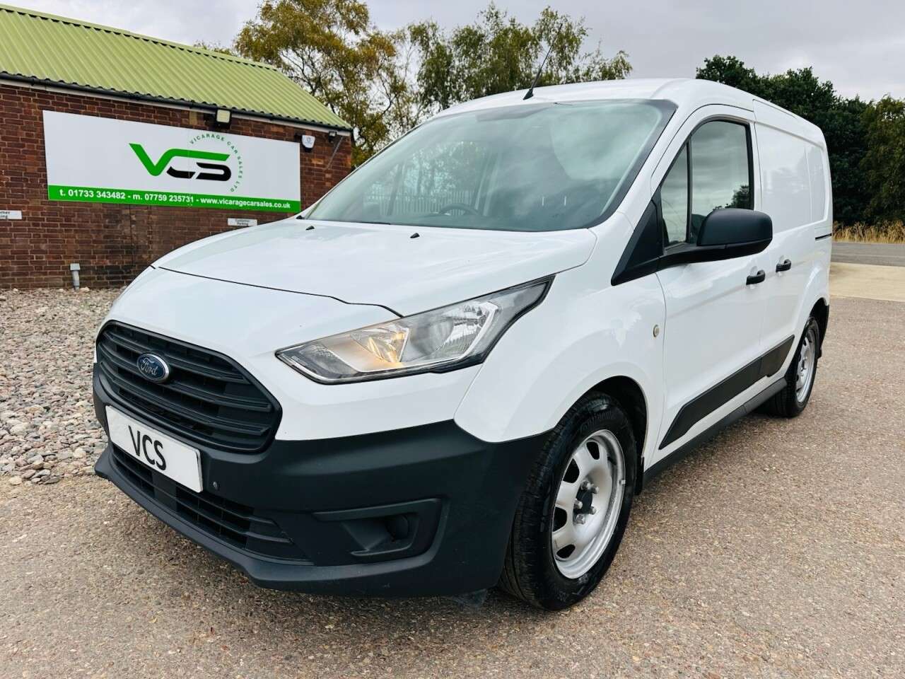 A 2019 FORD TRANSIT CONNECT 1.5 200 EcoBlue Leader Panel Van 5dr Diesel Manual L1 Euro 6 (s/s) (100 ps) A 2019 FORD TRANSIT CONNECT 1.5 200 EcoBlue Leader Panel Van 5dr Diesel Manual L1 Euro 6 (s/s) (100 ps)