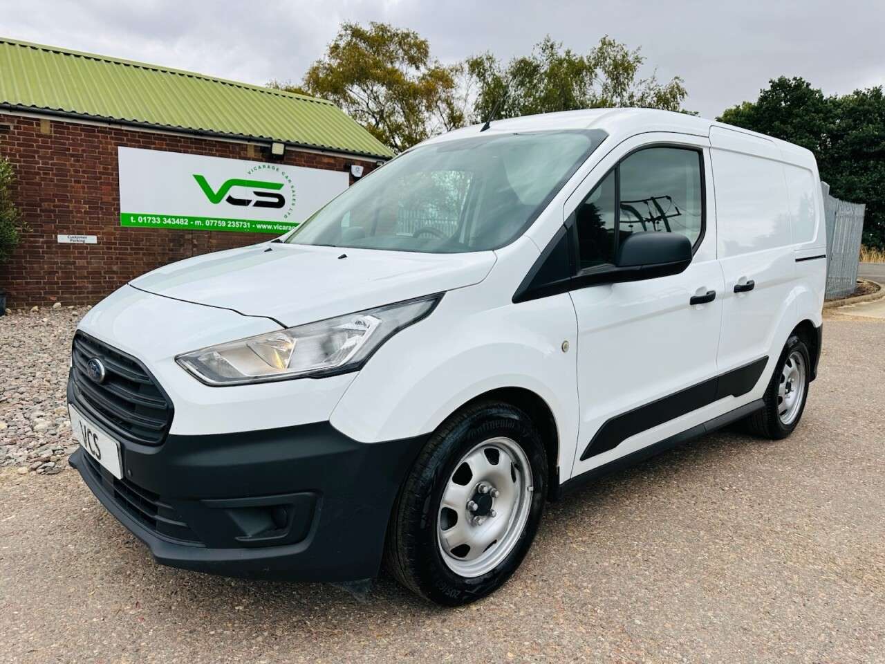 A 2019 FORD TRANSIT CONNECT 1.5 200 EcoBlue Leader Panel Van 5dr Diesel Manual L1 Euro 6 (s/s) (100 ps) A 2019 FORD TRANSIT CONNECT 1.5 200 EcoBlue Leader Panel Van 5dr Diesel Manual L1 Euro 6 (s/s) (100 ps)