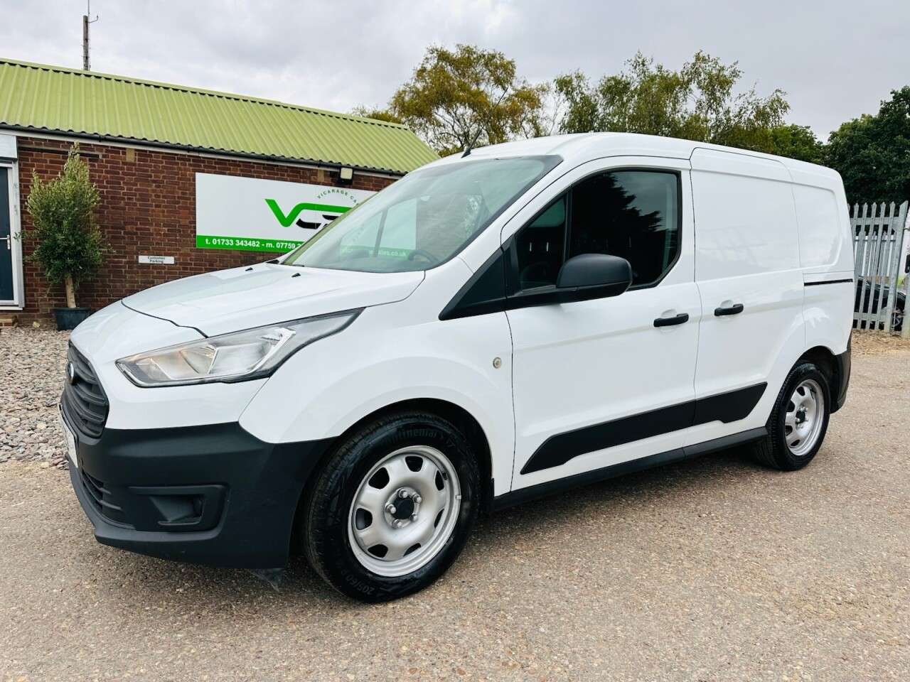 A 2019 FORD TRANSIT CONNECT 1.5 200 EcoBlue Leader Panel Van 5dr Diesel Manual L1 Euro 6 (s/s) (100 ps) A 2019 FORD TRANSIT CONNECT 1.5 200 EcoBlue Leader Panel Van 5dr Diesel Manual L1 Euro 6 (s/s) (100 ps)