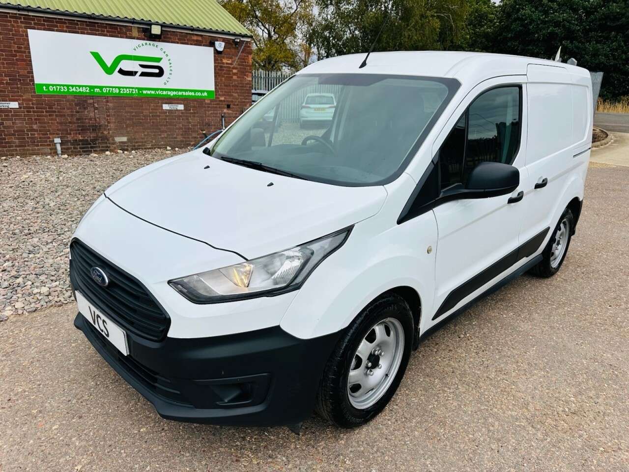 A 2020 FORD TRANSIT CONNECT 1.5 200 EcoBlue Leader Panel Van 5dr Diesel Manual L1 Euro 6 (s/s) (100 ps) A 2020 FORD TRANSIT CONNECT 1.5 200 EcoBlue Leader Panel Van 5dr Diesel Manual L1 Euro 6 (s/s) (100 ps)