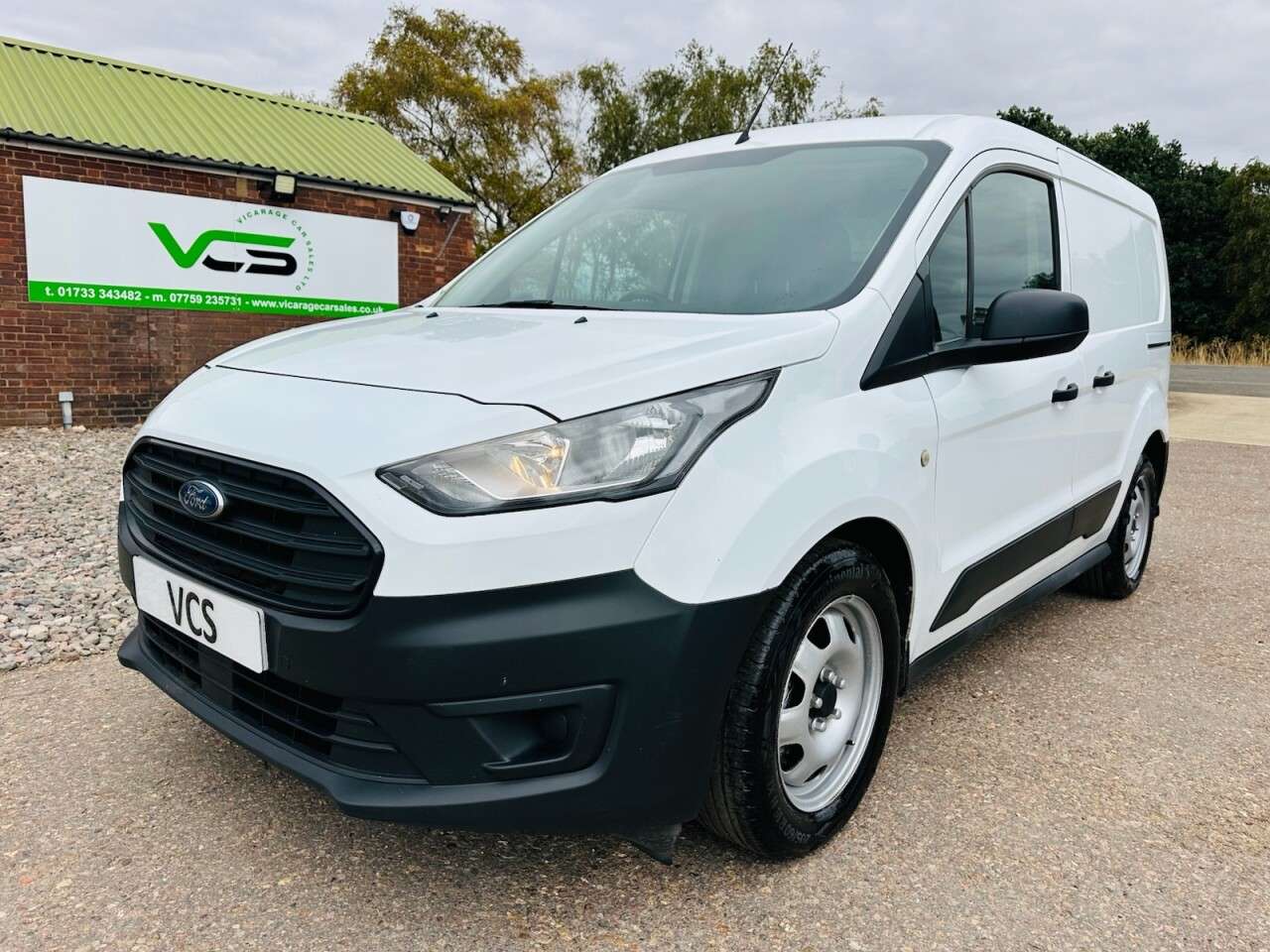 A 2020 FORD TRANSIT CONNECT 1.5 200 EcoBlue Leader Panel Van 5dr Diesel Manual L1 Euro 6 (s/s) (100 ps) A 2020 FORD TRANSIT CONNECT 1.5 200 EcoBlue Leader Panel Van 5dr Diesel Manual L1 Euro 6 (s/s) (100 ps)
