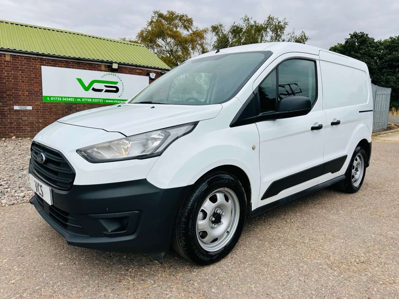 A 2020 FORD TRANSIT CONNECT 1.5 200 EcoBlue Leader Panel Van 5dr Diesel Manual L1 Euro 6 (s/s) (100 ps) A 2020 FORD TRANSIT CONNECT 1.5 200 EcoBlue Leader Panel Van 5dr Diesel Manual L1 Euro 6 (s/s) (100 ps)