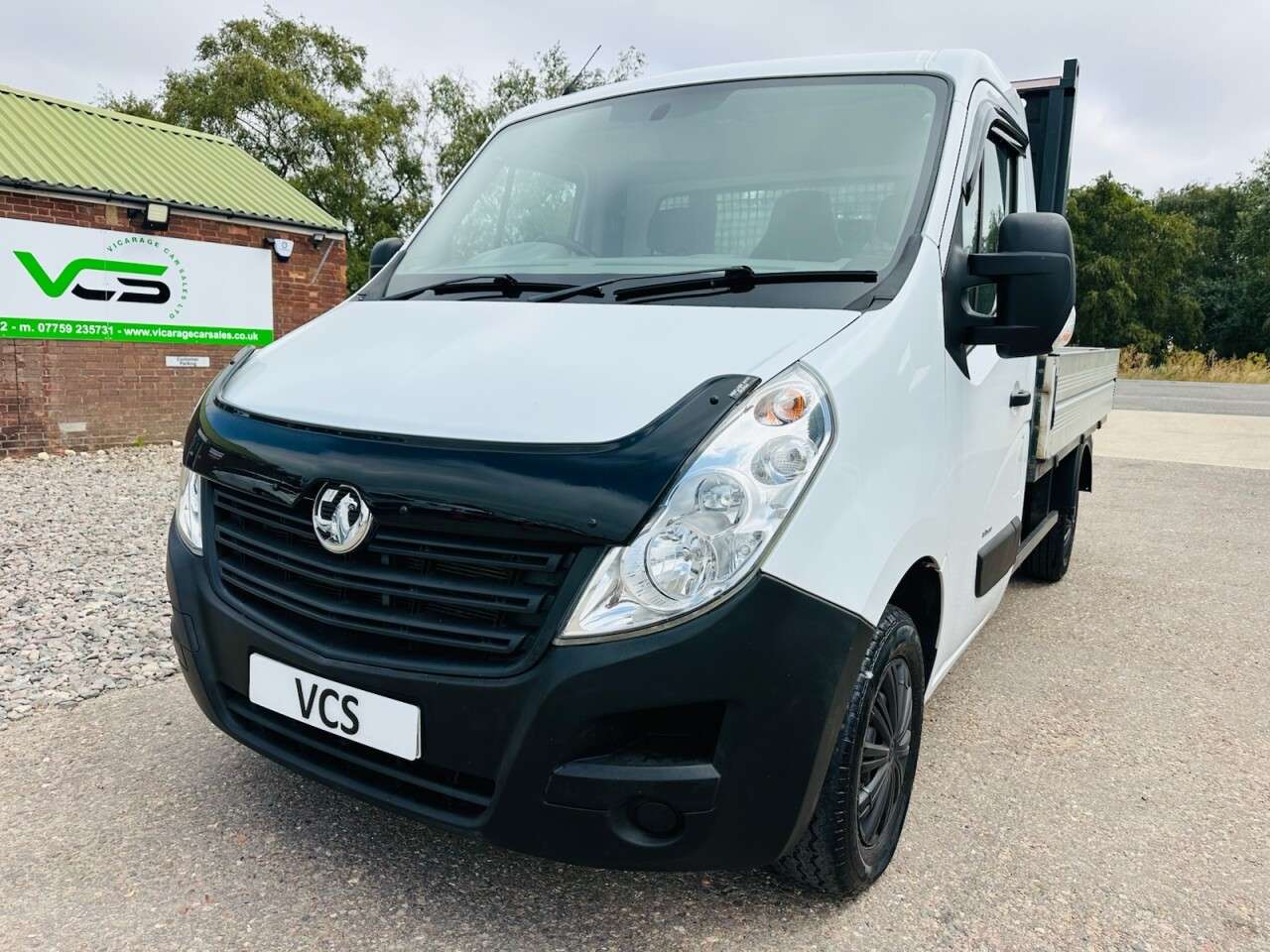 A 2015 VAUXHALL MOVANO 2.3 CDTi 3500 Chassis Cab 2dr Diesel Manual FWD L2 H1 Euro 5 (125 ps) A 2015 VAUXHALL MOVANO 2.3 CDTi 3500 Chassis Cab 2dr Diesel Manual FWD L2 H1 Euro 5 (125 ps)
