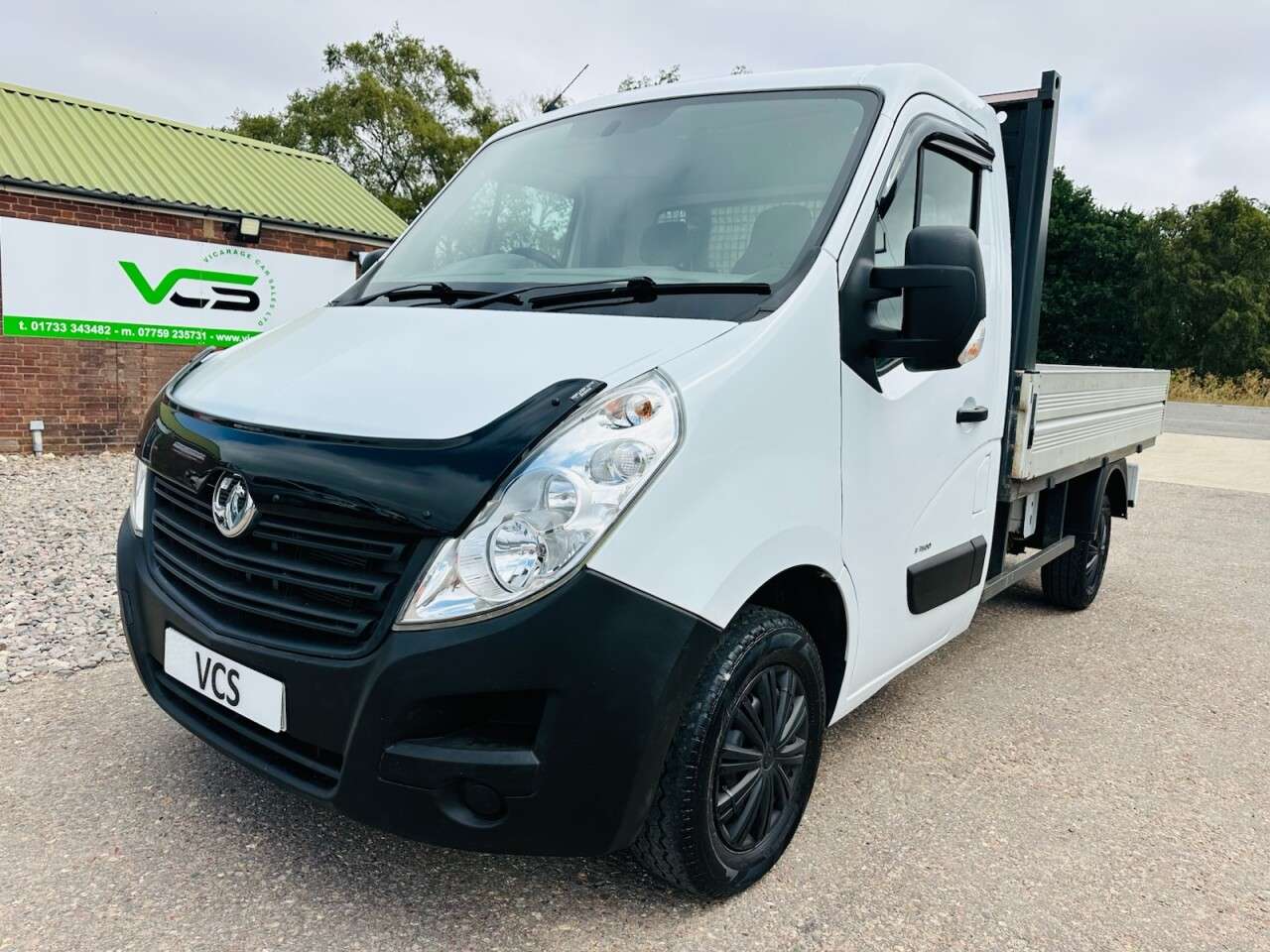 A 2015 VAUXHALL MOVANO 2.3 CDTi 3500 Chassis Cab 2dr Diesel Manual FWD L2 H1 Euro 5 (125 ps) A 2015 VAUXHALL MOVANO 2.3 CDTi 3500 Chassis Cab 2dr Diesel Manual FWD L2 H1 Euro 5 (125 ps)