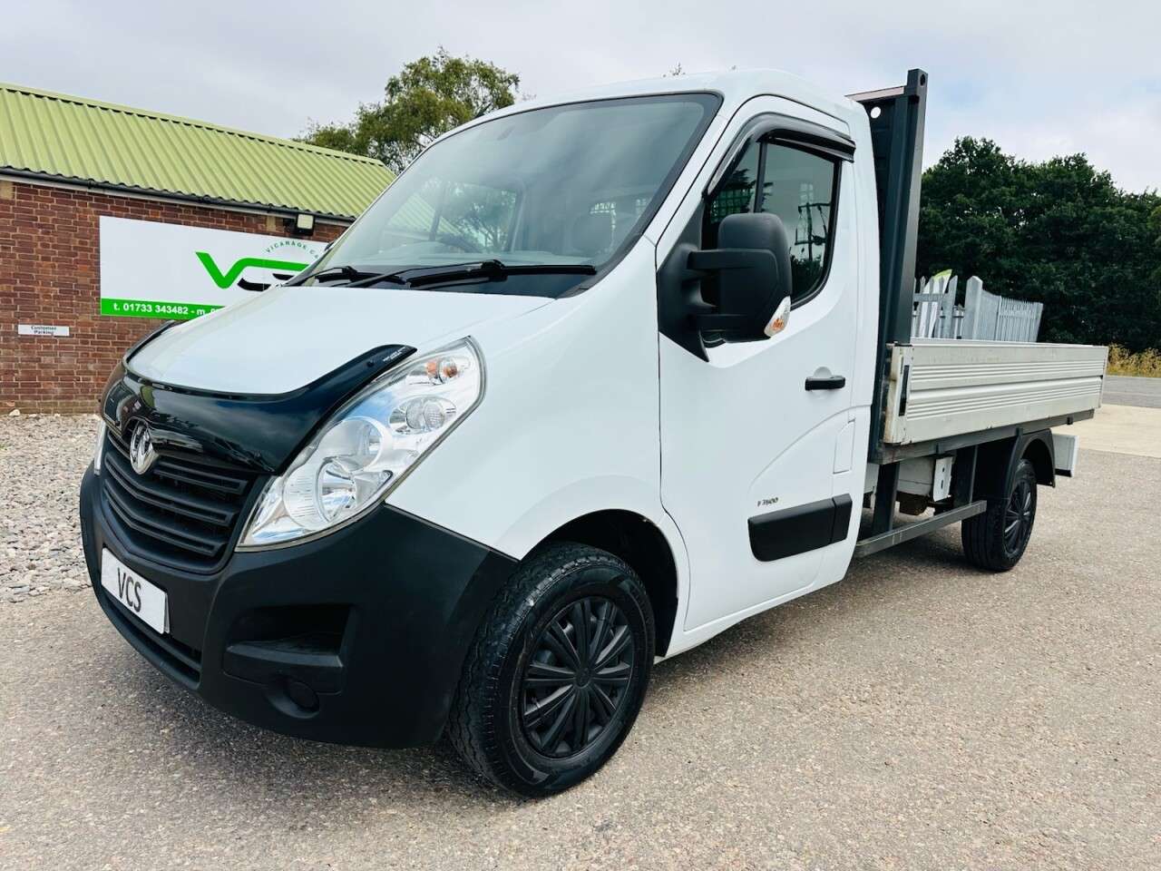 A 2015 VAUXHALL MOVANO 2.3 CDTi 3500 Chassis Cab 2dr Diesel Manual FWD L2 H1 Euro 5 (125 ps) A 2015 VAUXHALL MOVANO 2.3 CDTi 3500 Chassis Cab 2dr Diesel Manual FWD L2 H1 Euro 5 (125 ps)