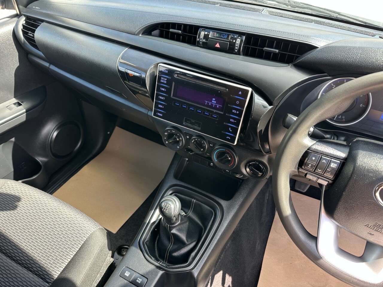 2019 TOYOTA HILUX 2019 TOYOTA HILUX