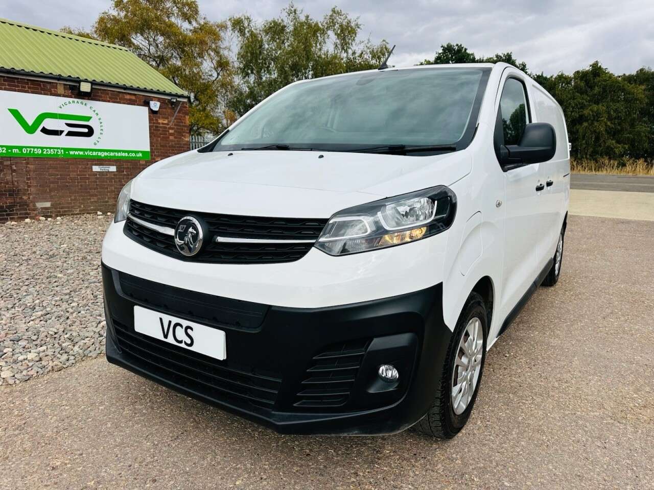 A 2021 VAUXHALL VIVARO ELECTRIC 3100 50kWh Dynamic Panel Van 5dr Electric Auto L1 H1 (136 ps) A 2021 VAUXHALL VIVARO ELECTRIC 3100 50kWh Dynamic Panel Van 5dr Electric Auto L1 H1 (136 ps)