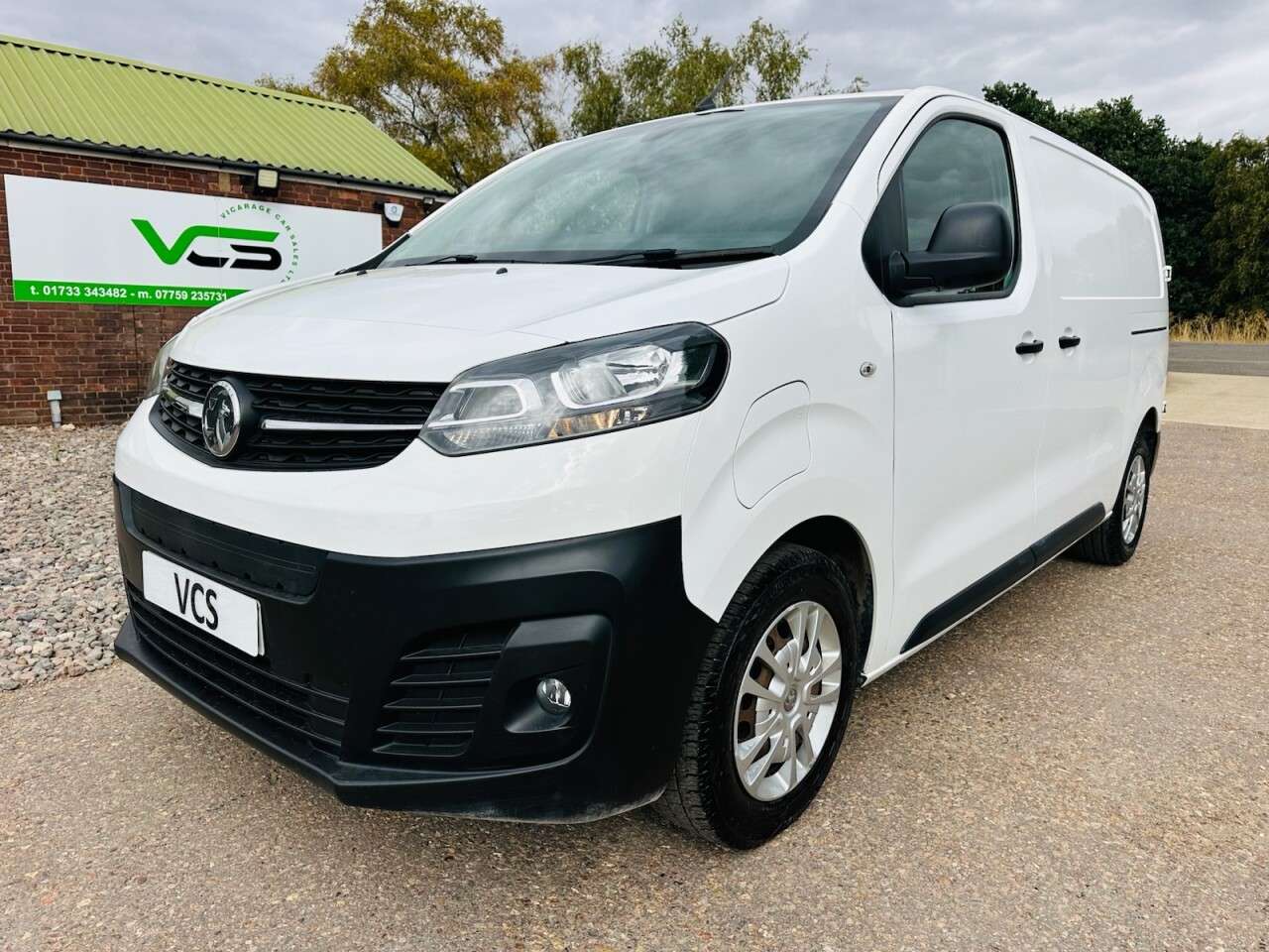 A 2021 VAUXHALL VIVARO ELECTRIC 3100 50kWh Dynamic Panel Van 5dr Electric Auto L1 H1 (136 ps) A 2021 VAUXHALL VIVARO ELECTRIC 3100 50kWh Dynamic Panel Van 5dr Electric Auto L1 H1 (136 ps)