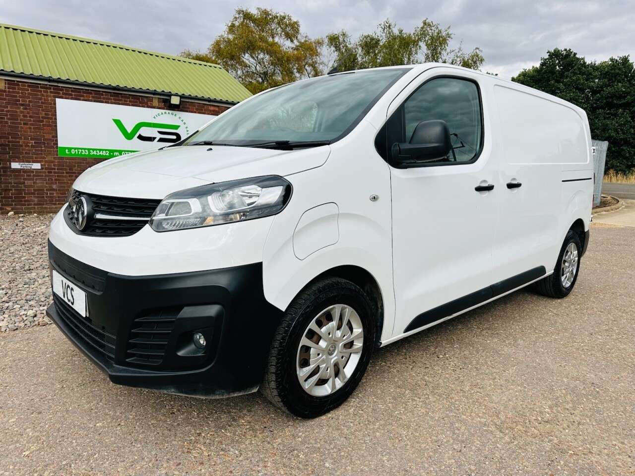 A 2021 VAUXHALL VIVARO ELECTRIC 3100 50kWh Dynamic Panel Van 5dr Electric Auto L1 H1 (136 ps) A 2021 VAUXHALL VIVARO ELECTRIC 3100 50kWh Dynamic Panel Van 5dr Electric Auto L1 H1 (136 ps)