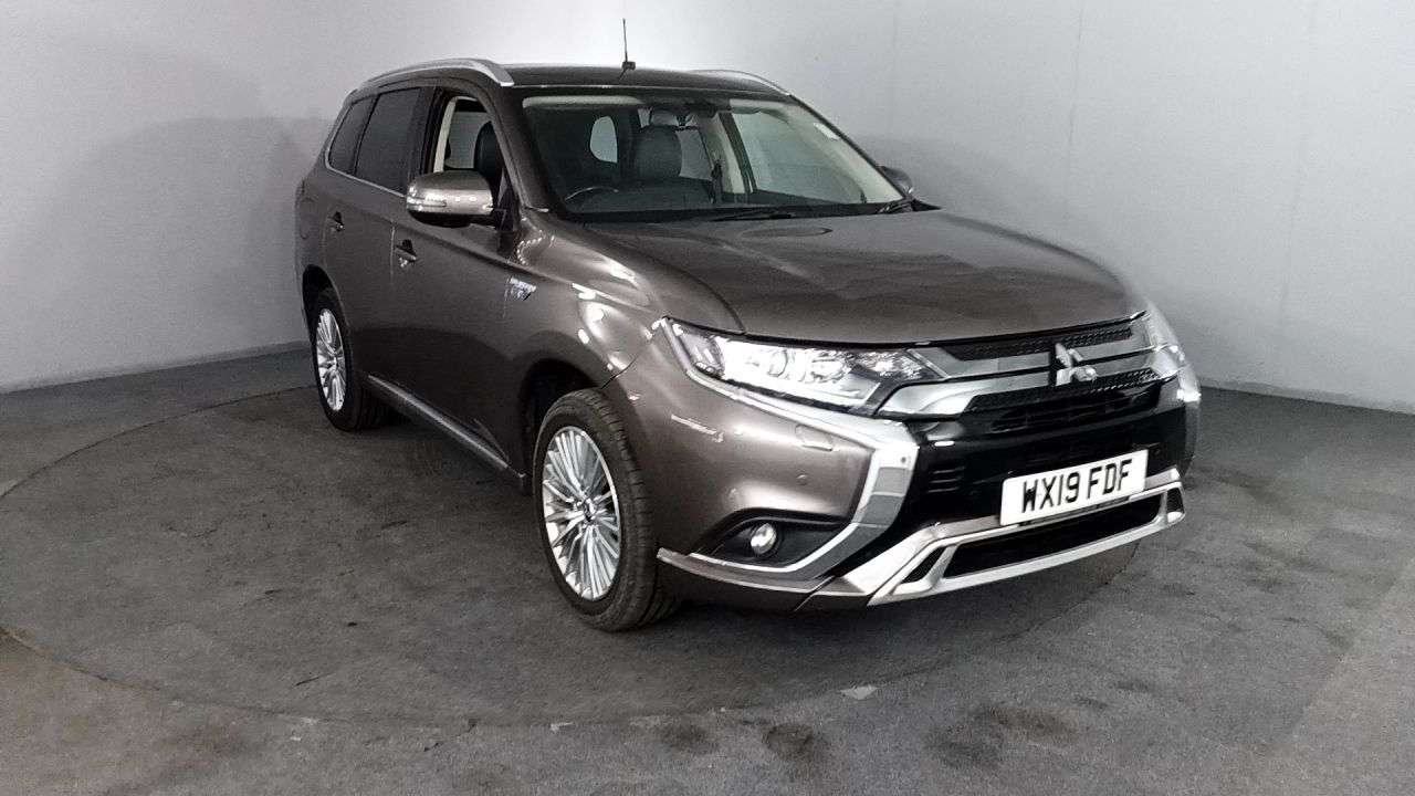 A 2019 MITSUBISHI OUTLANDER 2.4h TwinMotor 13.8kWh Juro SUV 5dr Petrol Plug-in Hybrid CVT 4WD Euro 6 (s A 2019 MITSUBISHI OUTLANDER 2.4h TwinMotor 13.8kWh Juro SUV 5dr Petrol Plug-in Hybrid CVT 4WD Euro 6 (s