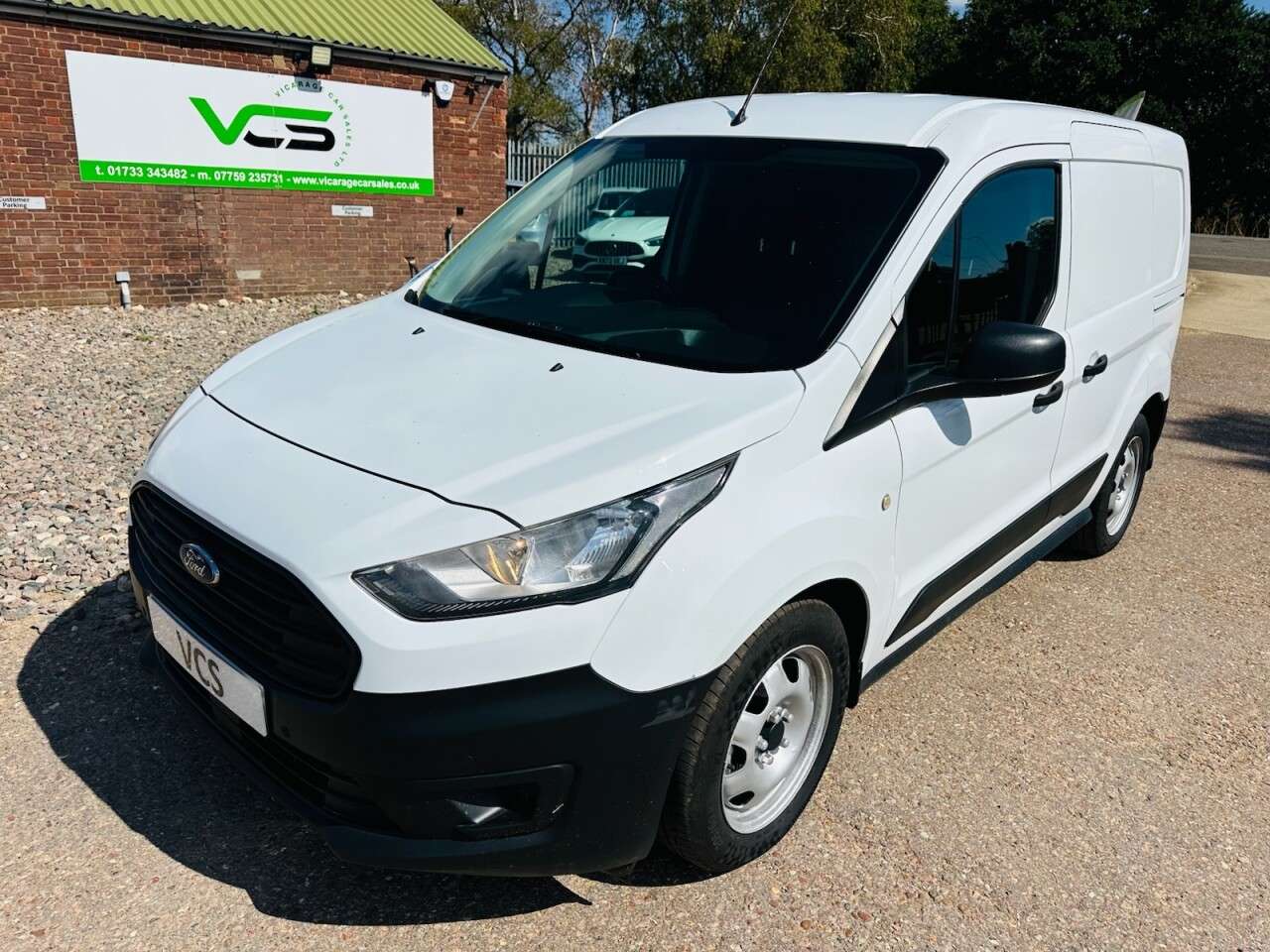 A 2020 FORD TRANSIT CONNECT 1.5 200 EcoBlue Leader Panel Van 5dr Diesel Manual L1 Euro 6 (s/s) (100 ps) A 2020 FORD TRANSIT CONNECT 1.5 200 EcoBlue Leader Panel Van 5dr Diesel Manual L1 Euro 6 (s/s) (100 ps)