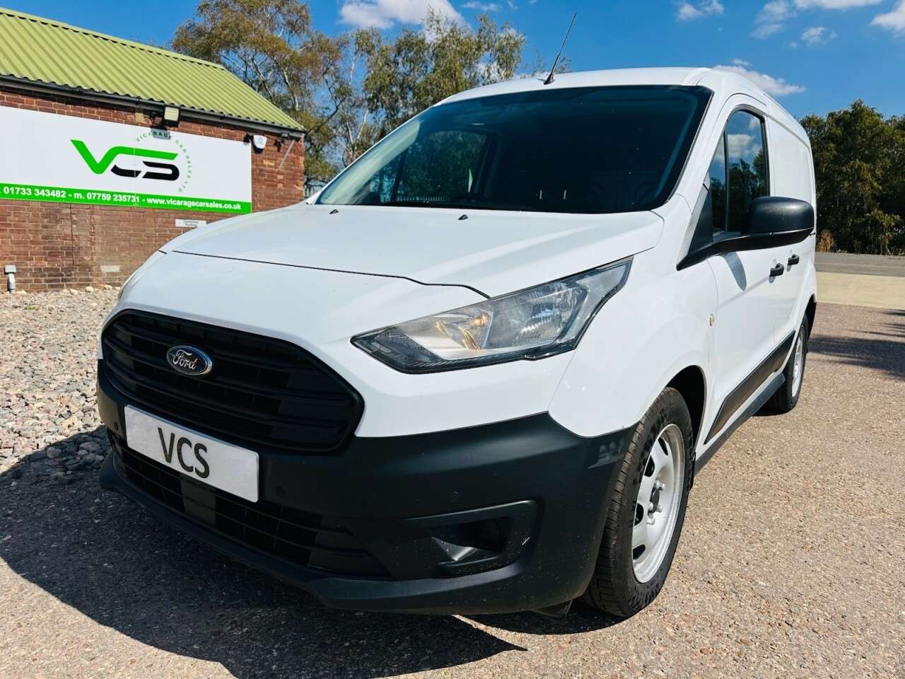 A 2020 FORD TRANSIT CONNECT 1.5 200 EcoBlue Leader Panel Van 5dr Diesel Manual L1 Euro 6 (s/s) (100 ps) A 2020 FORD TRANSIT CONNECT 1.5 200 EcoBlue Leader Panel Van 5dr Diesel Manual L1 Euro 6 (s/s) (100 ps)