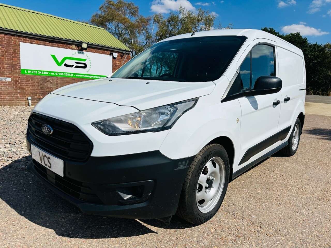 A 2020 FORD TRANSIT CONNECT 1.5 200 EcoBlue Leader Panel Van 5dr Diesel Manual L1 Euro 6 (s/s) (100 ps) A 2020 FORD TRANSIT CONNECT 1.5 200 EcoBlue Leader Panel Van 5dr Diesel Manual L1 Euro 6 (s/s) (100 ps)