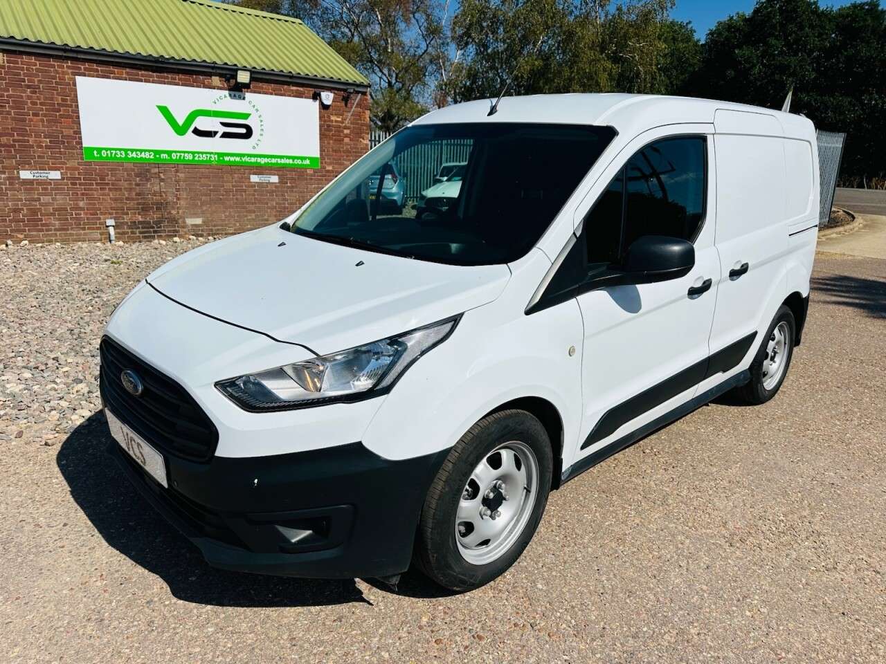 A 2020 FORD TRANSIT CONNECT 1.5 200 EcoBlue Leader Panel Van 5dr Diesel Manual L1 Euro 6 (s/s) (100 ps) A 2020 FORD TRANSIT CONNECT 1.5 200 EcoBlue Leader Panel Van 5dr Diesel Manual L1 Euro 6 (s/s) (100 ps)