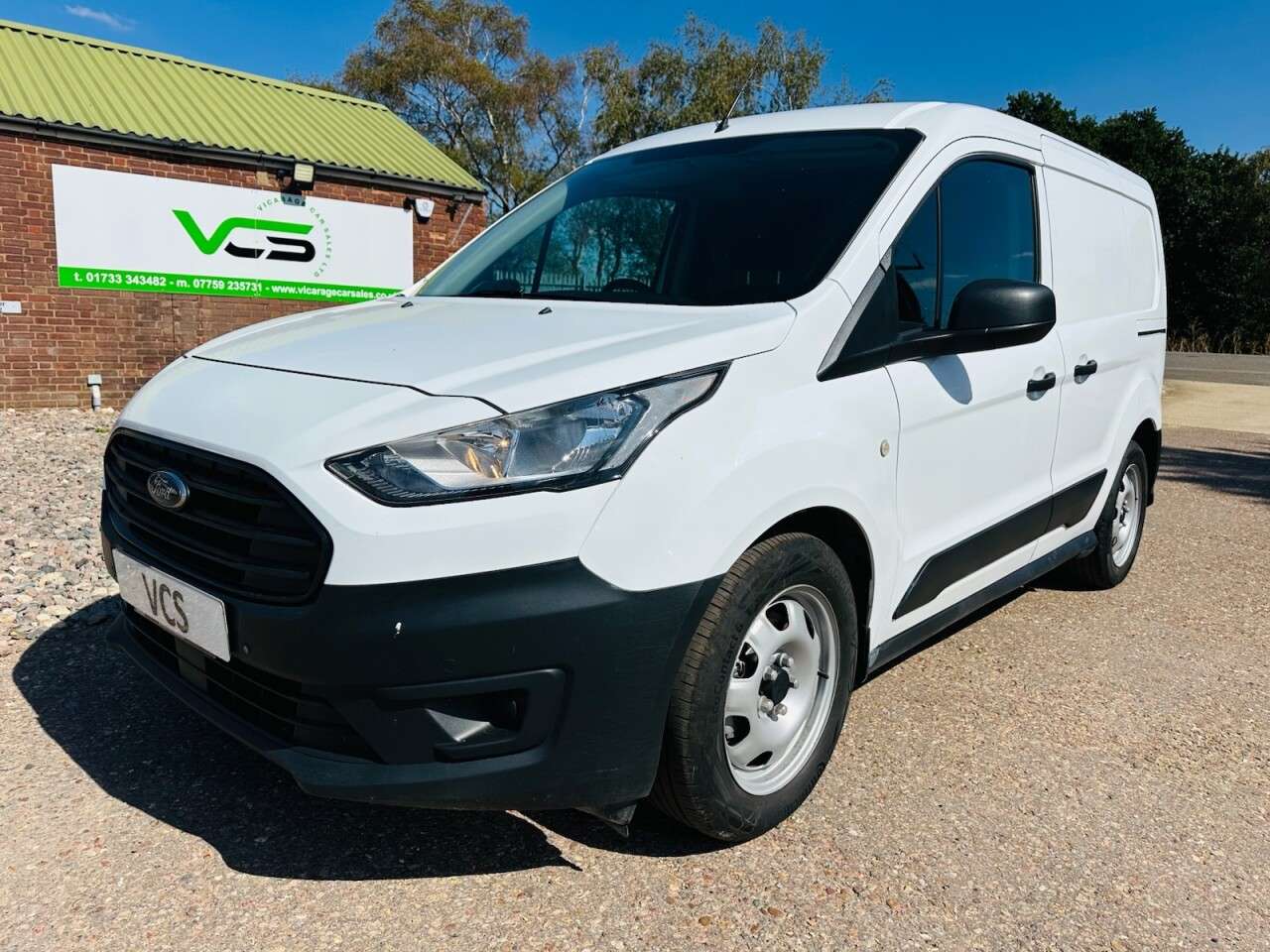 A 2020 FORD TRANSIT CONNECT 1.5 200 EcoBlue Leader Panel Van 5dr Diesel Manual L1 Euro 6 (s/s) (100 ps) A 2020 FORD TRANSIT CONNECT 1.5 200 EcoBlue Leader Panel Van 5dr Diesel Manual L1 Euro 6 (s/s) (100 ps)