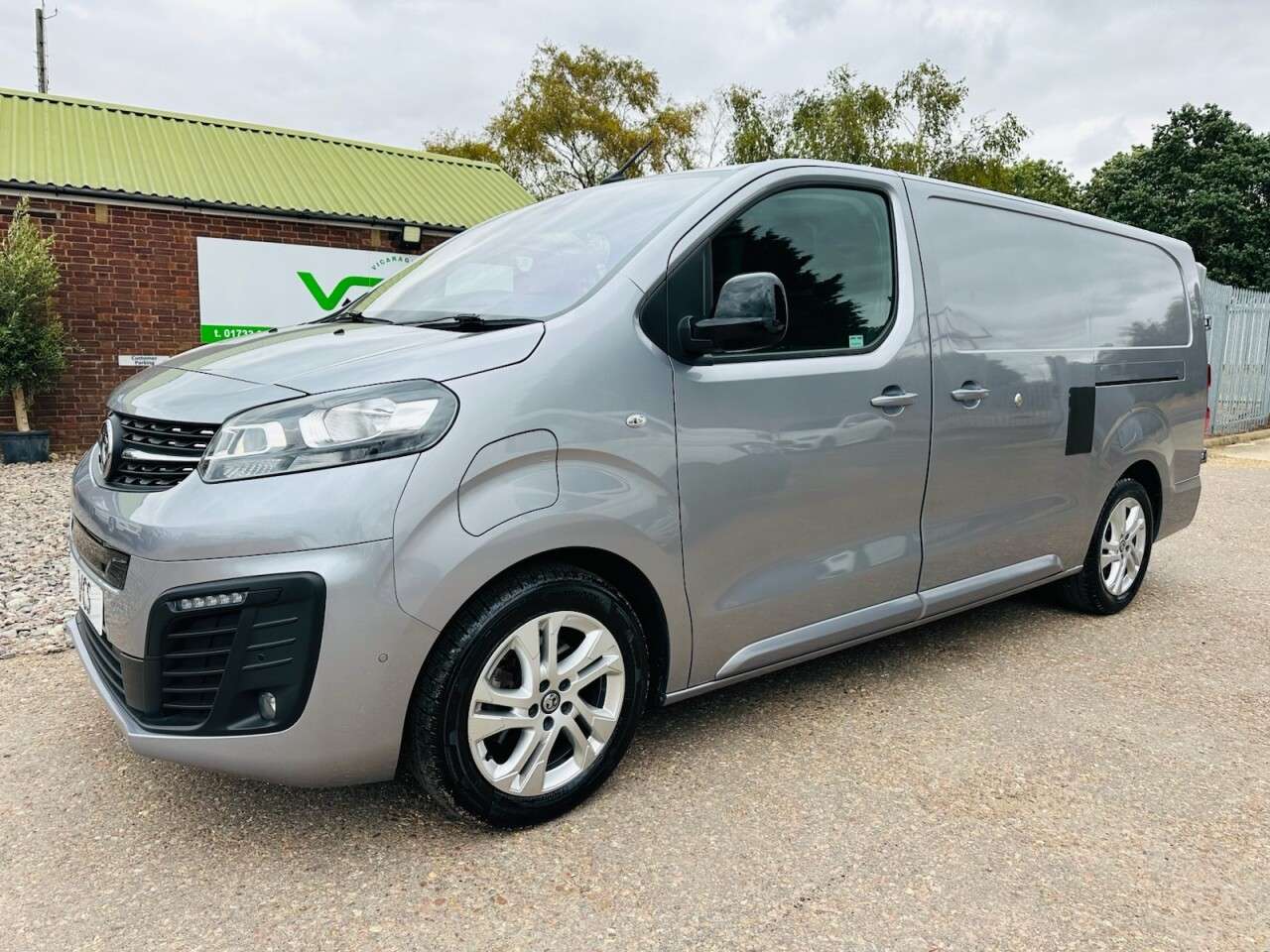 A 2022 VAUXHALL VIVARO ELECTRIC 3100 75kWh Elite Panel Van 6dr Electric Auto L2 H1 (7.4kW Charger) (136 ps) A 2022 VAUXHALL VIVARO ELECTRIC 3100 75kWh Elite Panel Van 6dr Electric Auto L2 H1 (7.4kW Charger) (136 ps)