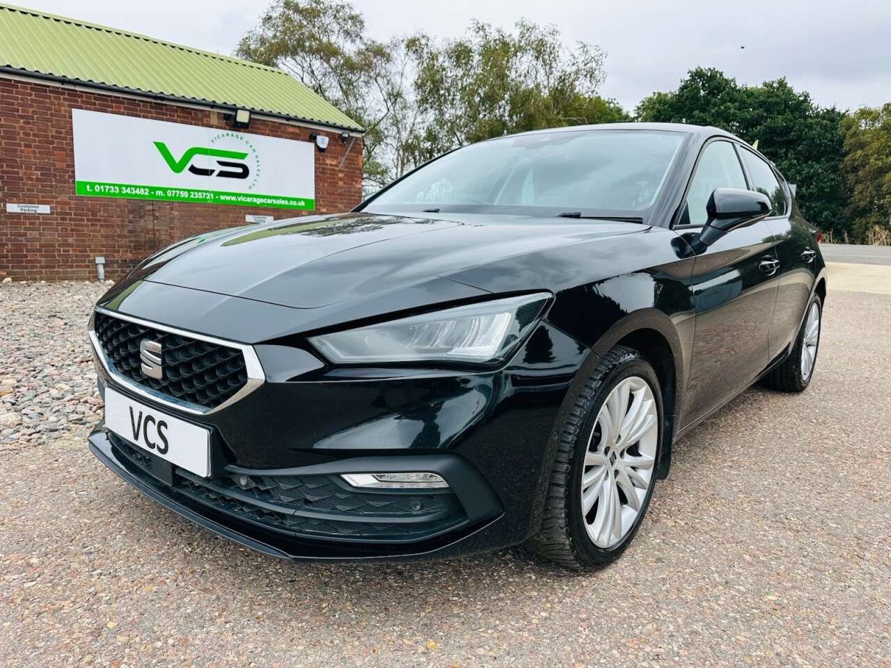 A 2022 SEAT LEON 2.0 TDI SE Dynamic Hatchback 5dr Diesel Manual Euro 6 (s/s) (115 ps) A 2022 SEAT LEON 2.0 TDI SE Dynamic Hatchback 5dr Diesel Manual Euro 6 (s/s) (115 ps)