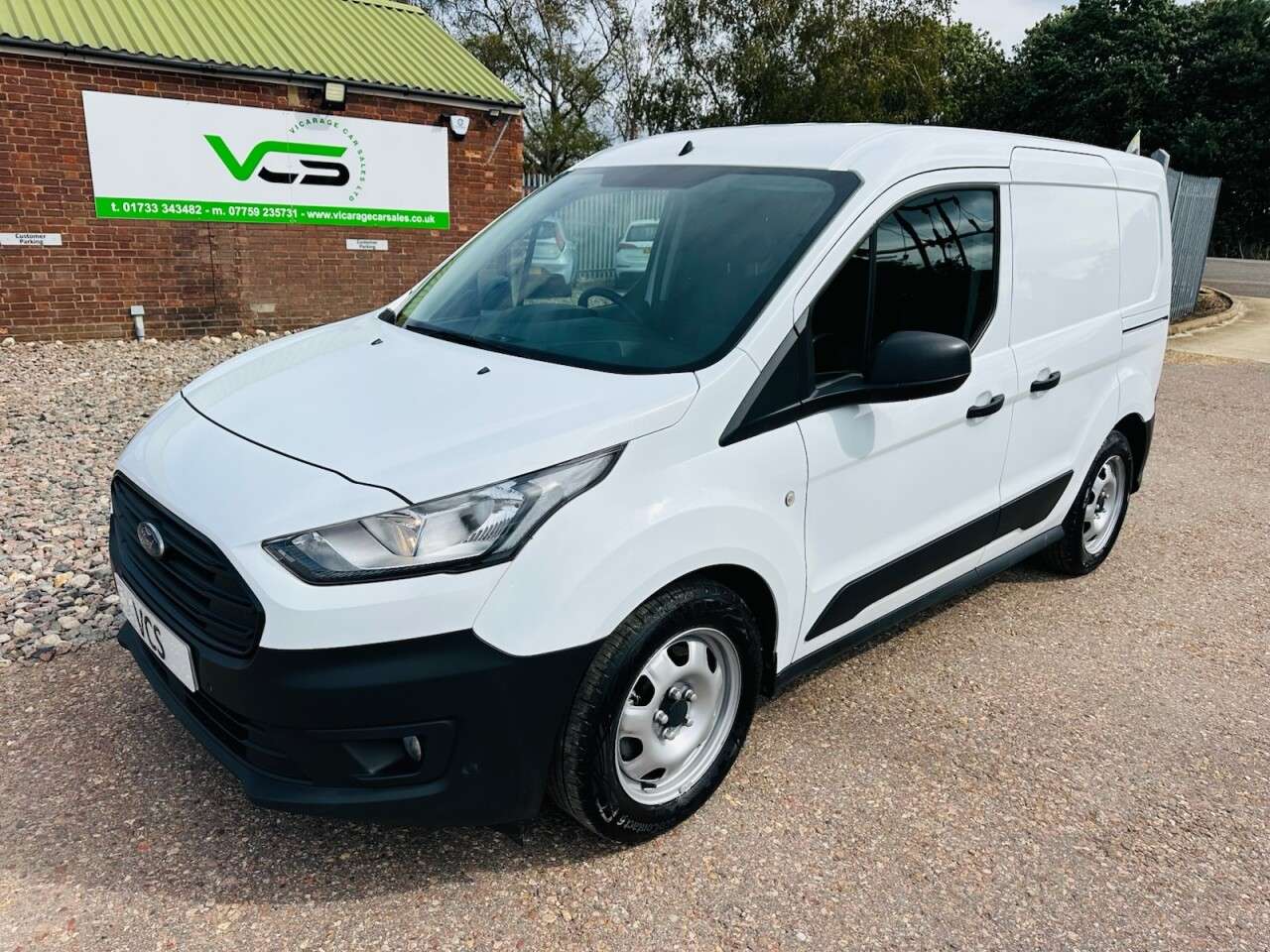 A 2020 FORD TRANSIT CONNECT 1.5 200 EcoBlue Leader Panel Van 5dr Diesel Manual L1 Euro 6 (s/s) (100 ps) A 2020 FORD TRANSIT CONNECT 1.5 200 EcoBlue Leader Panel Van 5dr Diesel Manual L1 Euro 6 (s/s) (100 ps)