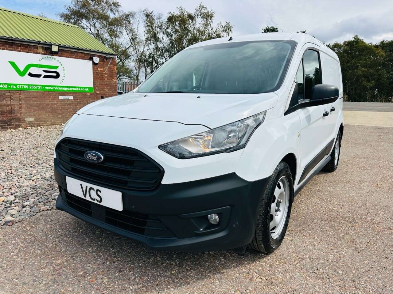 A 2020 FORD TRANSIT CONNECT 1.5 200 EcoBlue Leader Panel Van 5dr Diesel Manual L1 Euro 6 (s/s) (100 ps) A 2020 FORD TRANSIT CONNECT 1.5 200 EcoBlue Leader Panel Van 5dr Diesel Manual L1 Euro 6 (s/s) (100 ps)