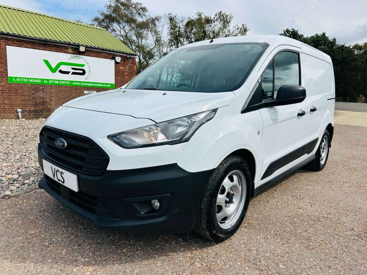 A 2020 FORD TRANSIT CONNECT 1.5 200 EcoBlue Leader Panel Van 5dr Diesel Manual L1 Euro 6 (s/s) (100 ps) A 2020 FORD TRANSIT CONNECT 1.5 200 EcoBlue Leader Panel Van 5dr Diesel Manual L1 Euro 6 (s/s) (100 ps)