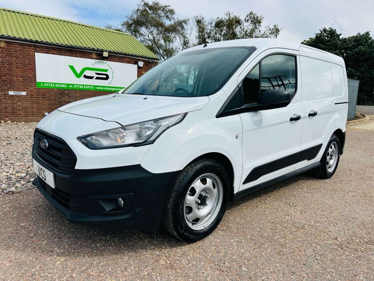 A 2020 FORD TRANSIT CONNECT 1.5 200 EcoBlue Leader Panel Van 5dr Diesel Manual L1 Euro 6 (s/s) (100 ps) A 2020 FORD TRANSIT CONNECT 1.5 200 EcoBlue Leader Panel Van 5dr Diesel Manual L1 Euro 6 (s/s) (100 ps)