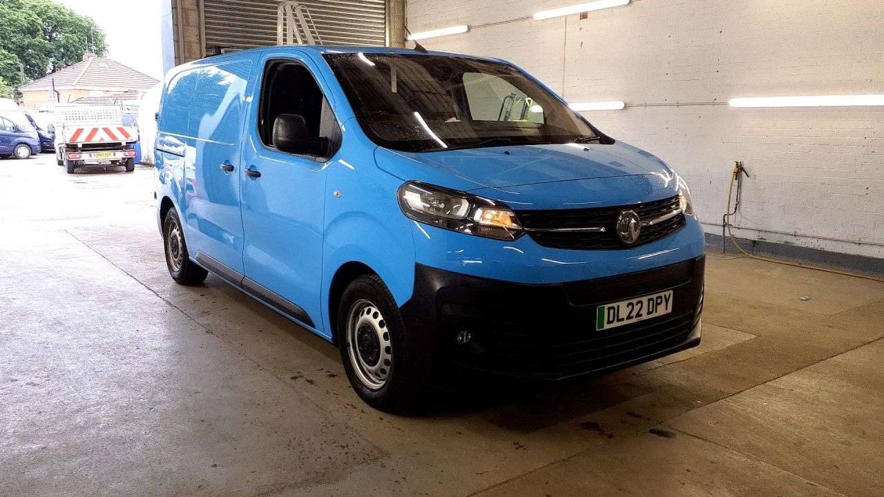A 2022 VAUXHALL VIVARO ELECTRIC 3100 75kWh Dynamic Panel Van 6dr Electric Auto L1 H1 (7.4kW Charger) (136 p A 2022 VAUXHALL VIVARO ELECTRIC 3100 75kWh Dynamic Panel Van 6dr Electric Auto L1 H1 (7.4kW Charger) (136 p