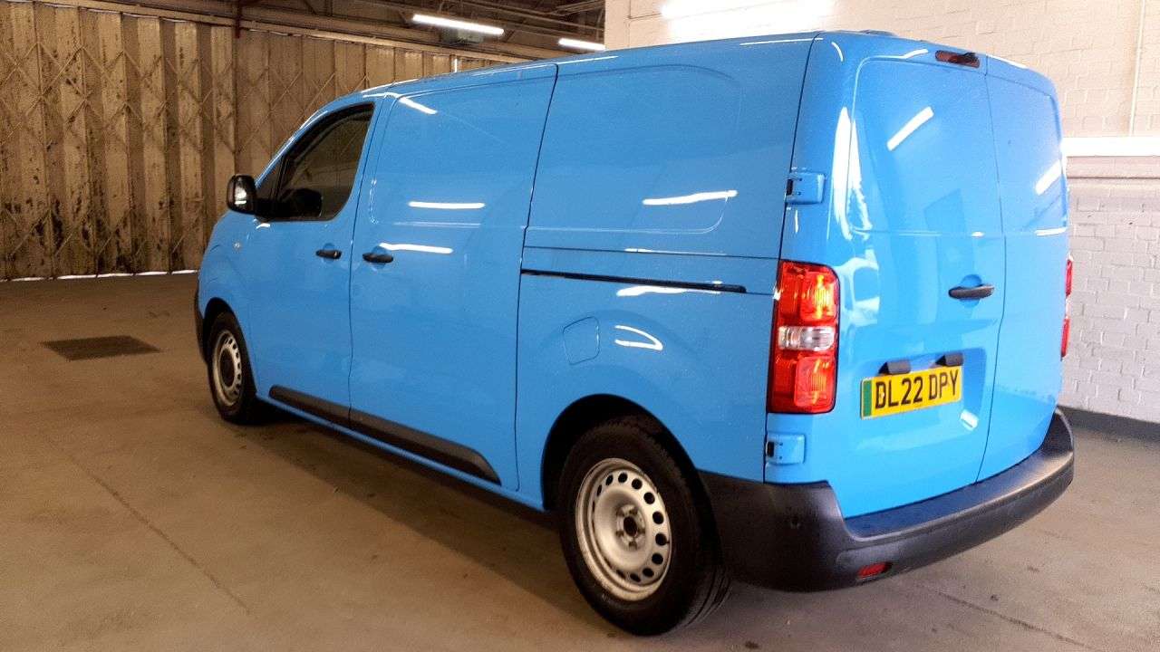 A 2022 VAUXHALL VIVARO ELECTRIC 3100 75kWh Dynamic Panel Van 6dr Electric Auto L1 H1 (7.4kW Charger) (136 p A 2022 VAUXHALL VIVARO ELECTRIC 3100 75kWh Dynamic Panel Van 6dr Electric Auto L1 H1 (7.4kW Charger) (136 p