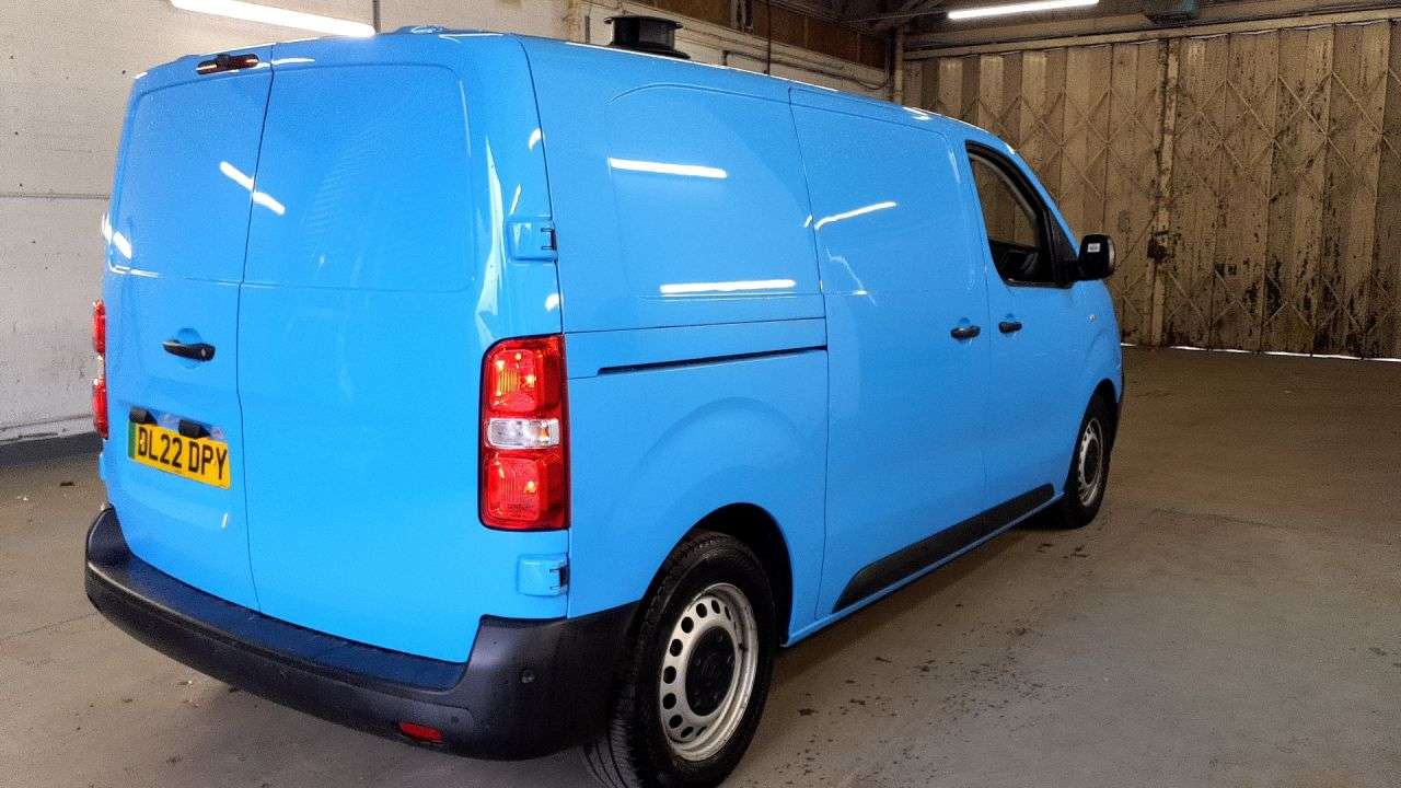 A 2022 VAUXHALL VIVARO ELECTRIC 3100 75kWh Dynamic Panel Van 6dr Electric Auto L1 H1 (7.4kW Charger) (136 p A 2022 VAUXHALL VIVARO ELECTRIC 3100 75kWh Dynamic Panel Van 6dr Electric Auto L1 H1 (7.4kW Charger) (136 p