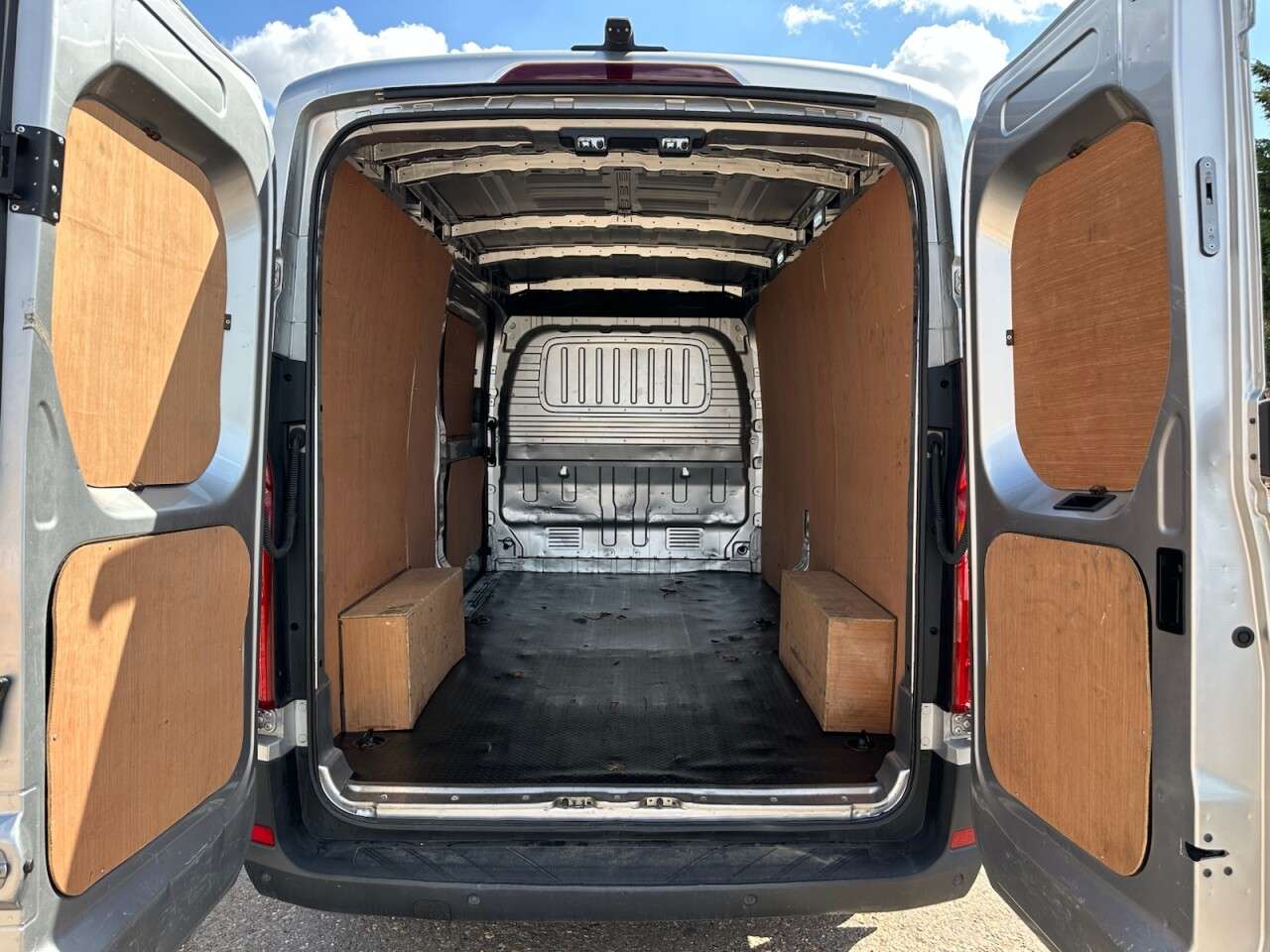 2021 MAXUS DELIVER 9 2021 MAXUS DELIVER 9